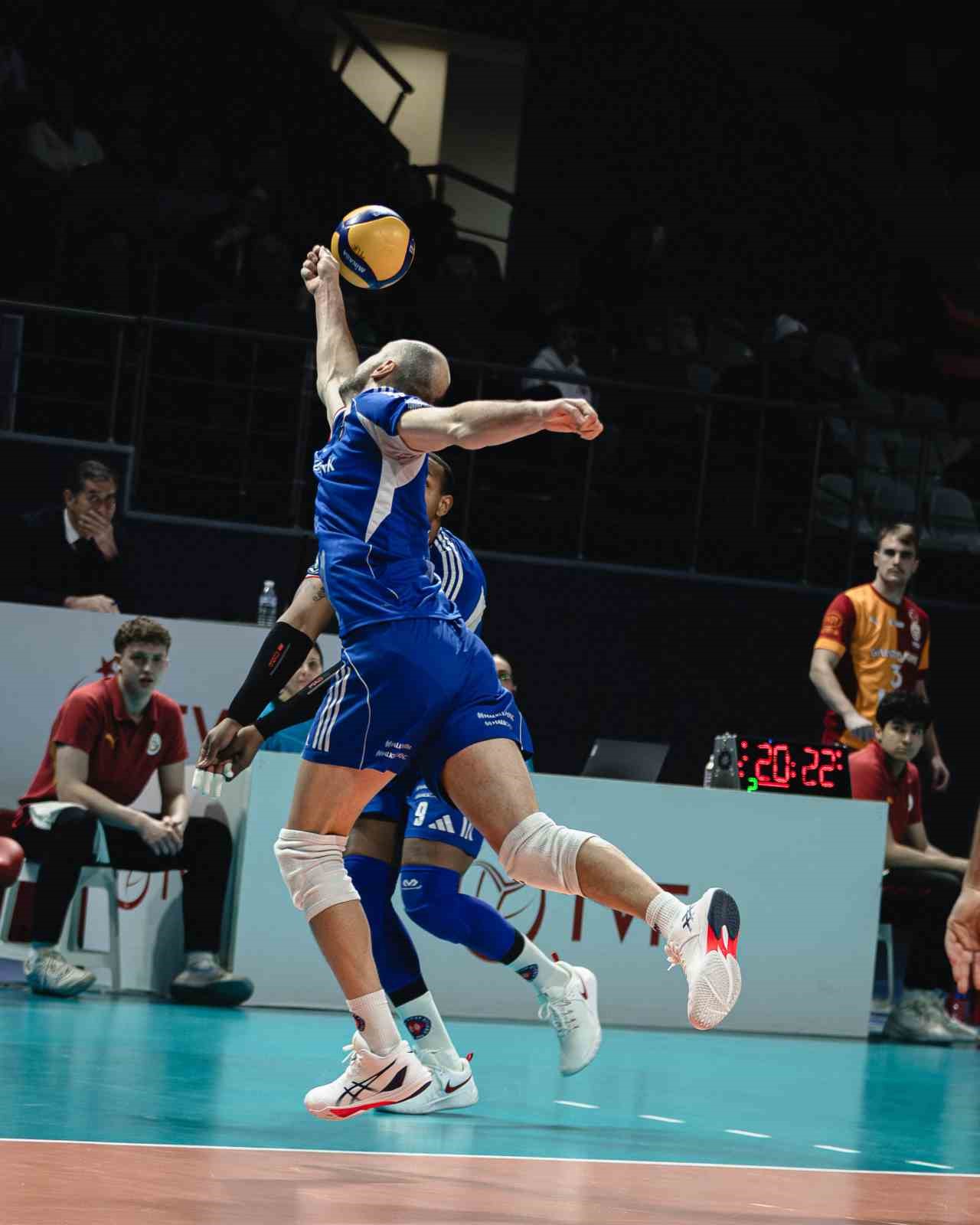 efeler-ligi-galatasaray-3-halkbank-0