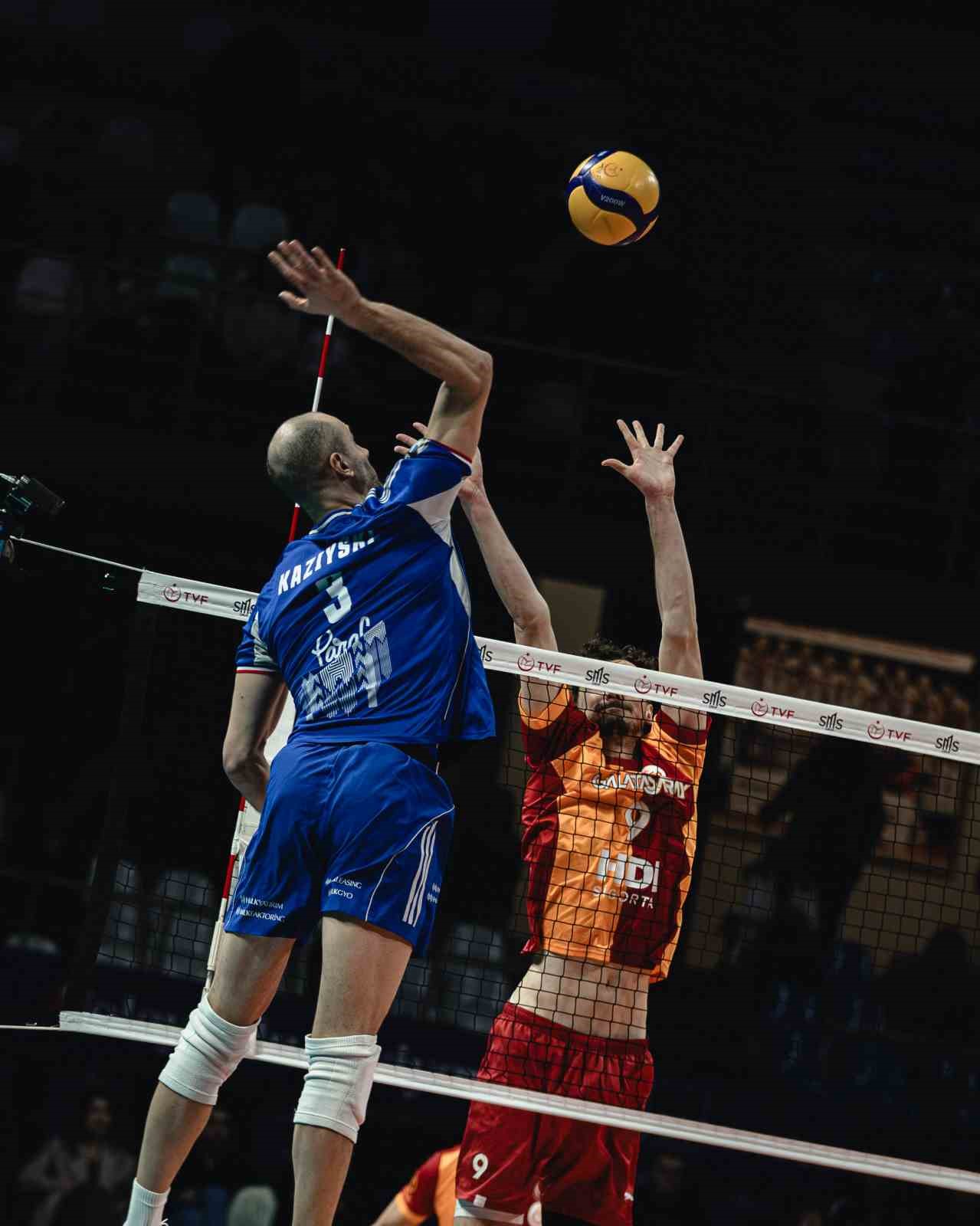 efeler-ligi-galatasaray-3-halkbank-0