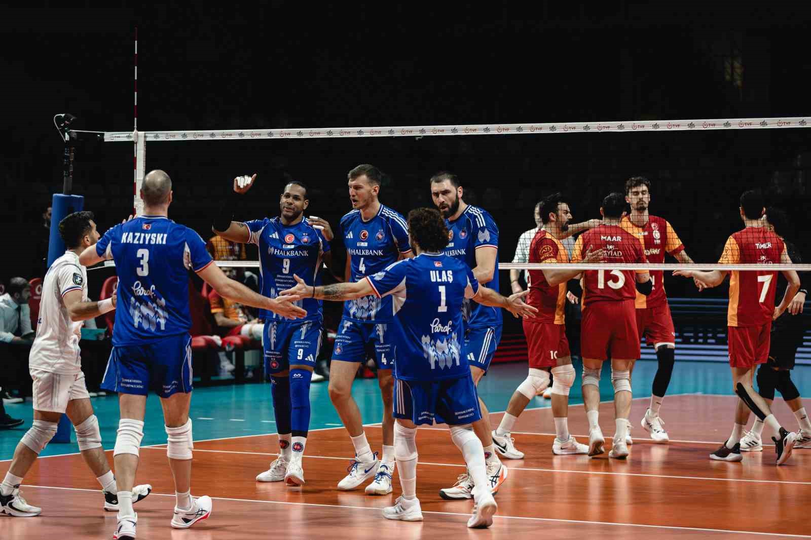 efeler-ligi-galatasaray-3-halkbank-0