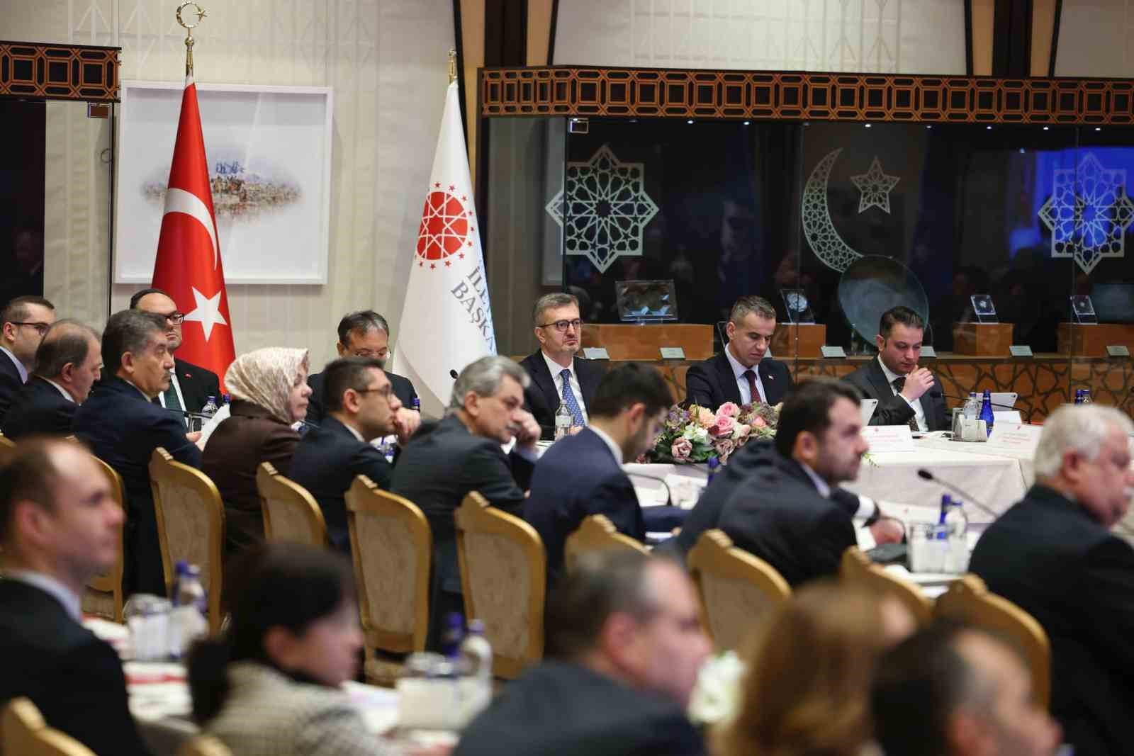 iletisim-baskani-duran-kamu-diplomasisi-iletisimin-silah-gibi-kullanildigi-bir-cagda-cok-kritik