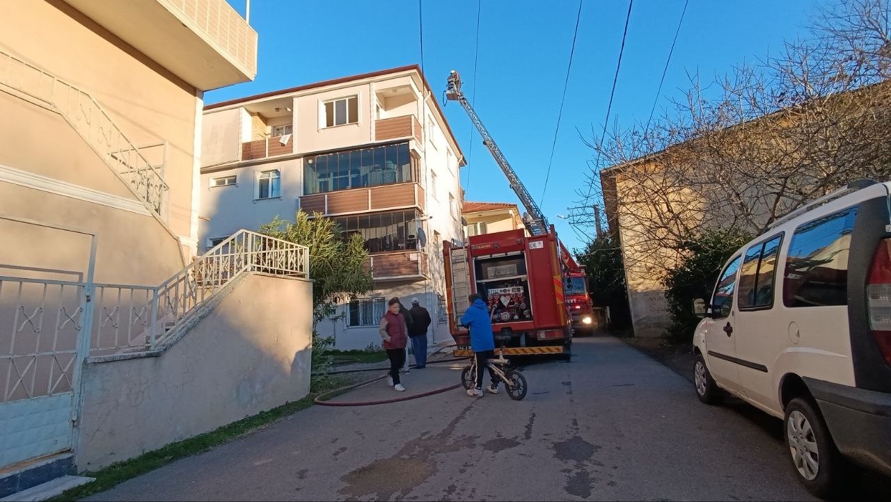 mangal-yakmak-isterken-catiyi-atese-verdi