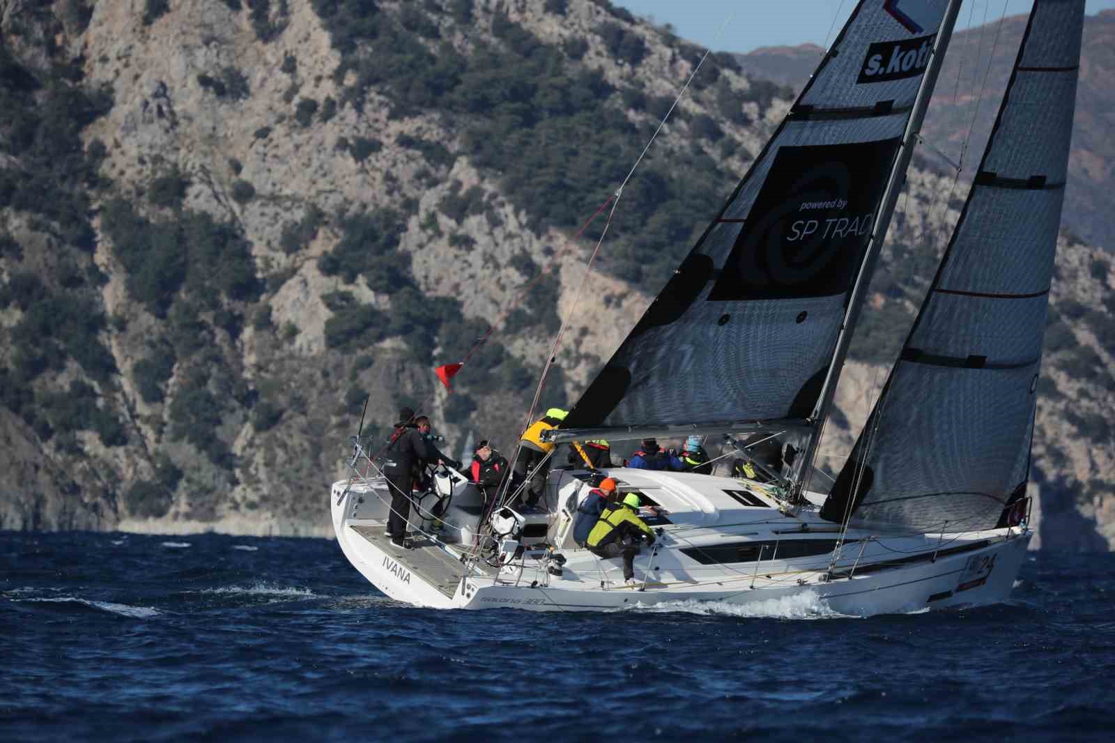 marmaris-korfezinde-yine-yelkenler-fora-oldu