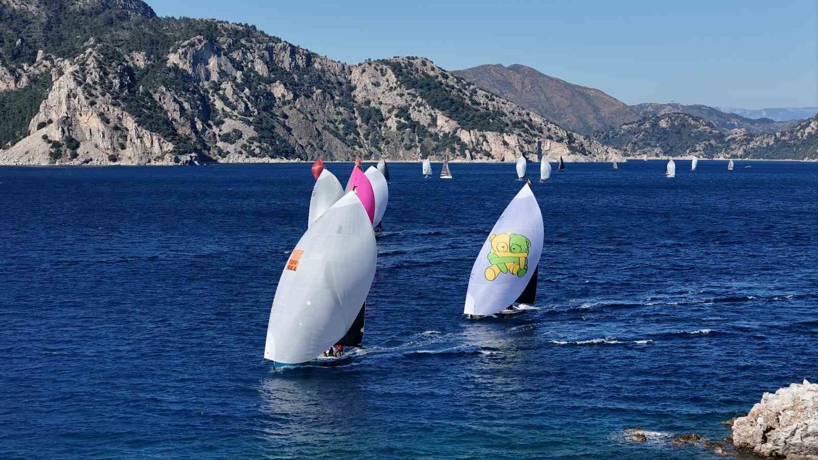 marmaris-korfezinde-yine-yelkenler-fora-oldu