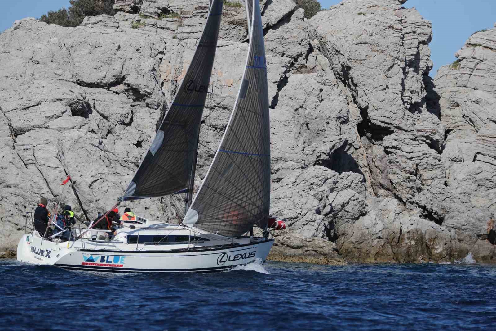marmaris-korfezinde-yine-yelkenler-fora-oldu