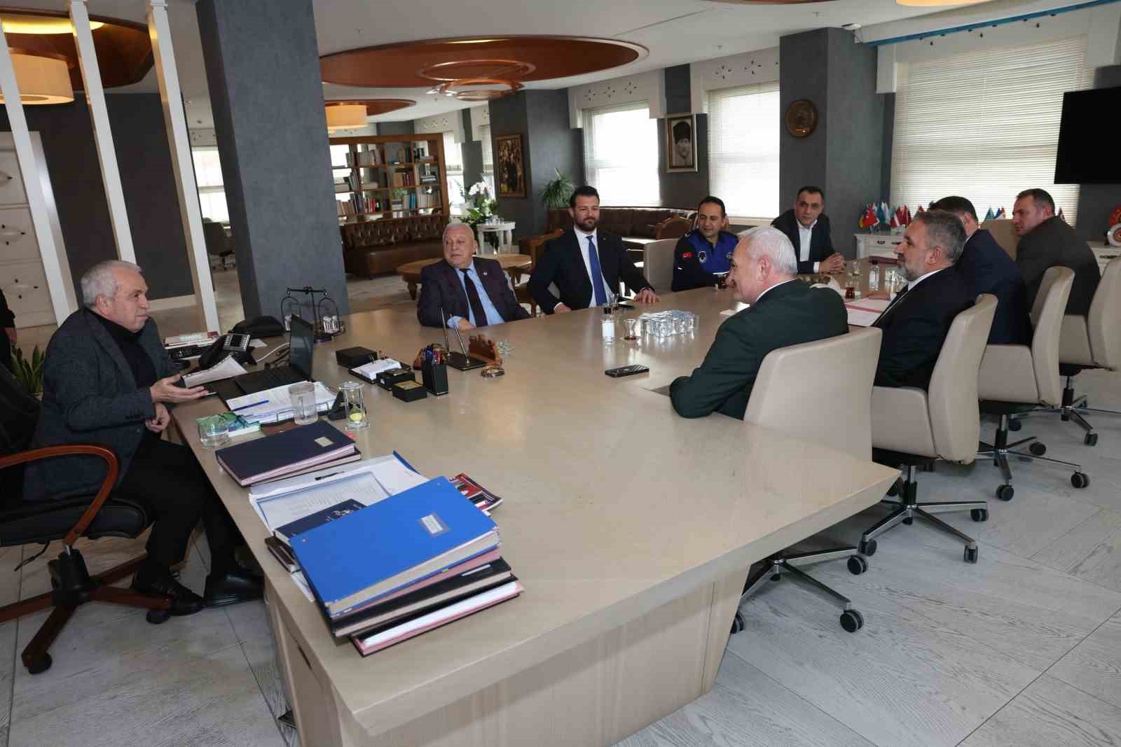 niluferin-pazarlarinda-hizmet-kalitesi-is-birligiyle-artiyor