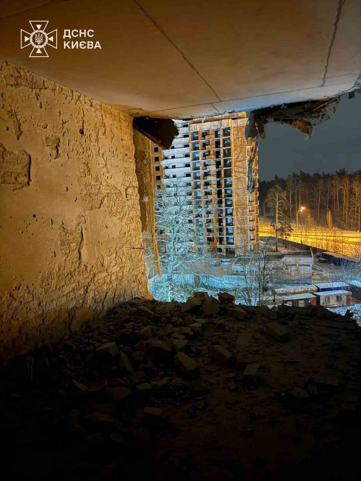 rusyadan-ukraynaya-370den-fazla-dron-ve-21-fuze-ile-saldiri