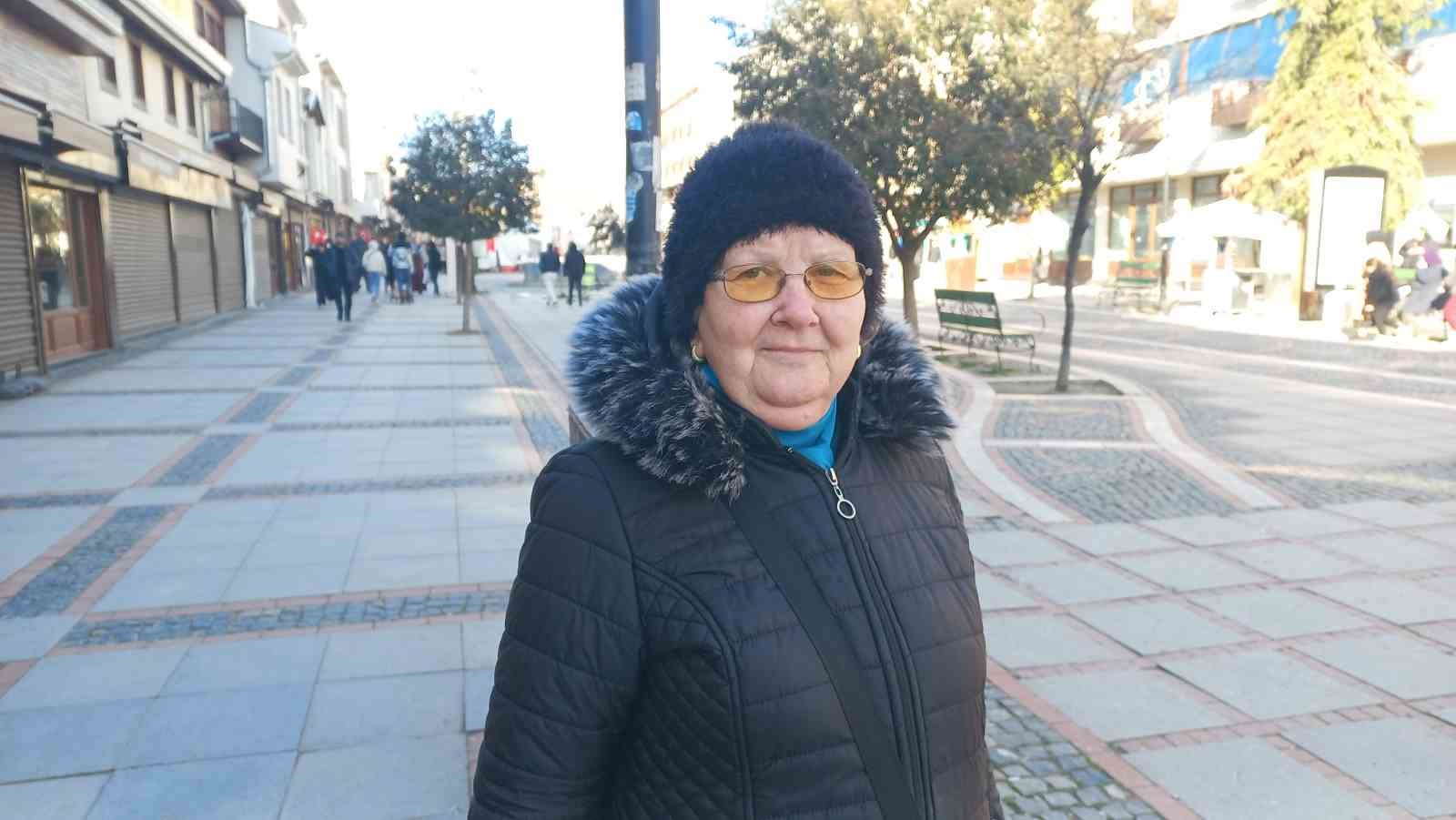 sogukta-usuyen-kuslar-icin-5-kilometrelik-sefkat-yolculugu
