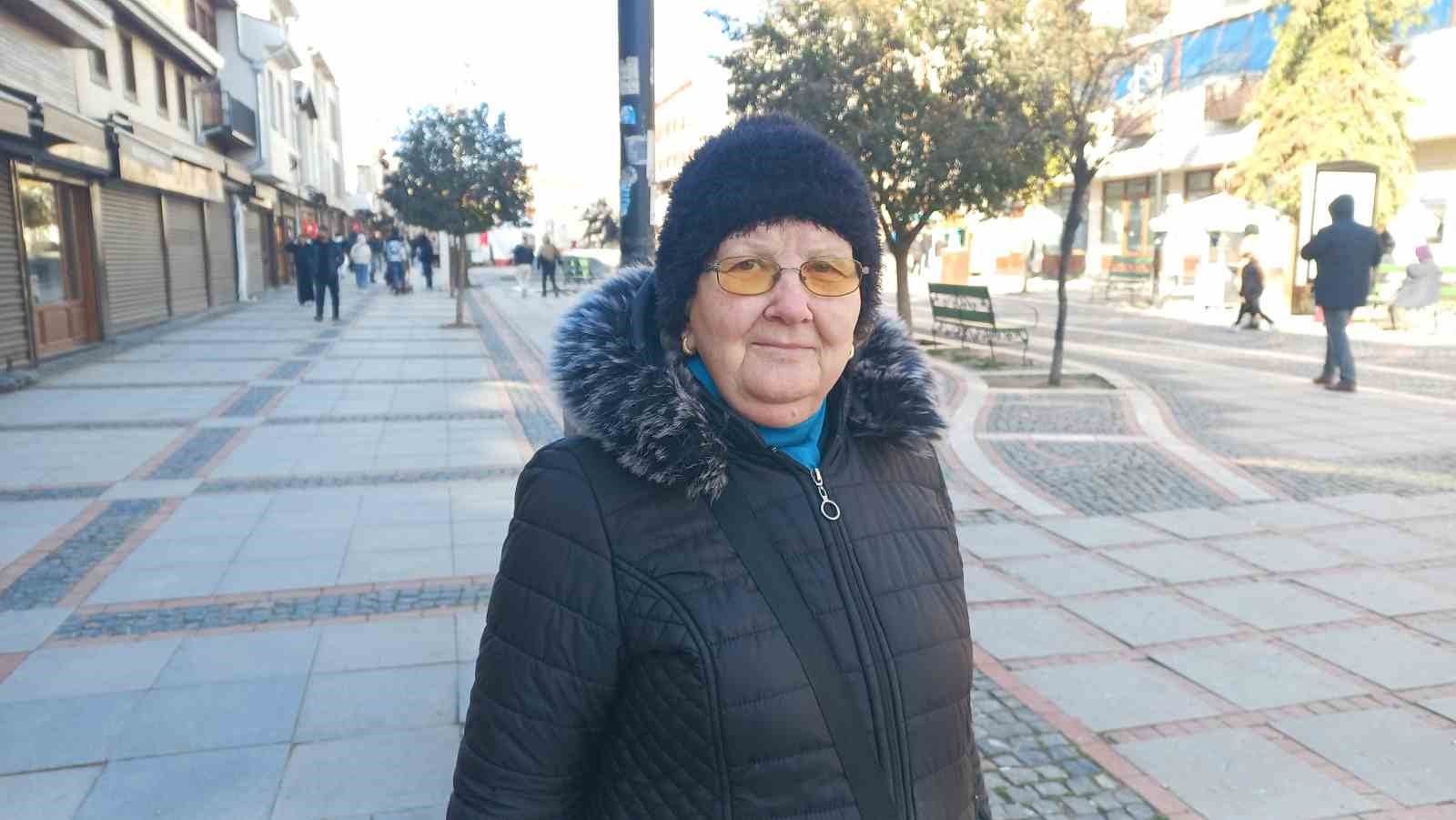 sogukta-usuyen-kuslar-icin-5-kilometrelik-sefkat-yolculugu