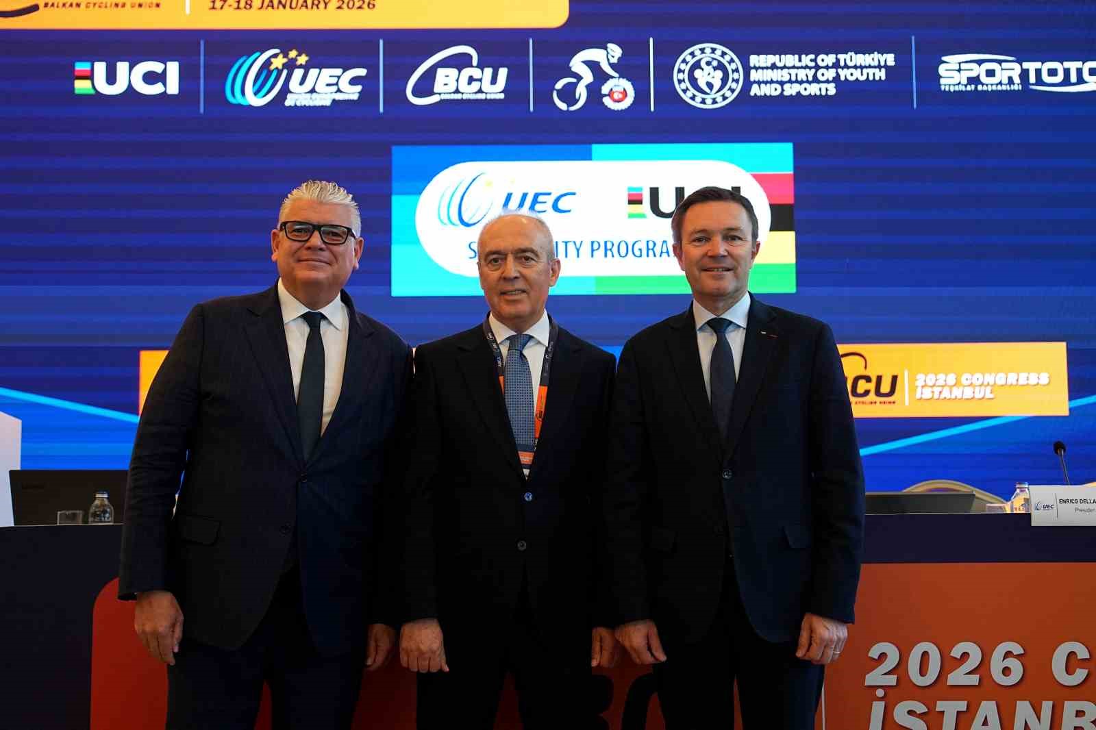 uci-baskani-david-lappartient-yapilan-yatirimlar-bisiklet-sporunun-gelismesi-acisindan-turkiyeye-deger-katiyor