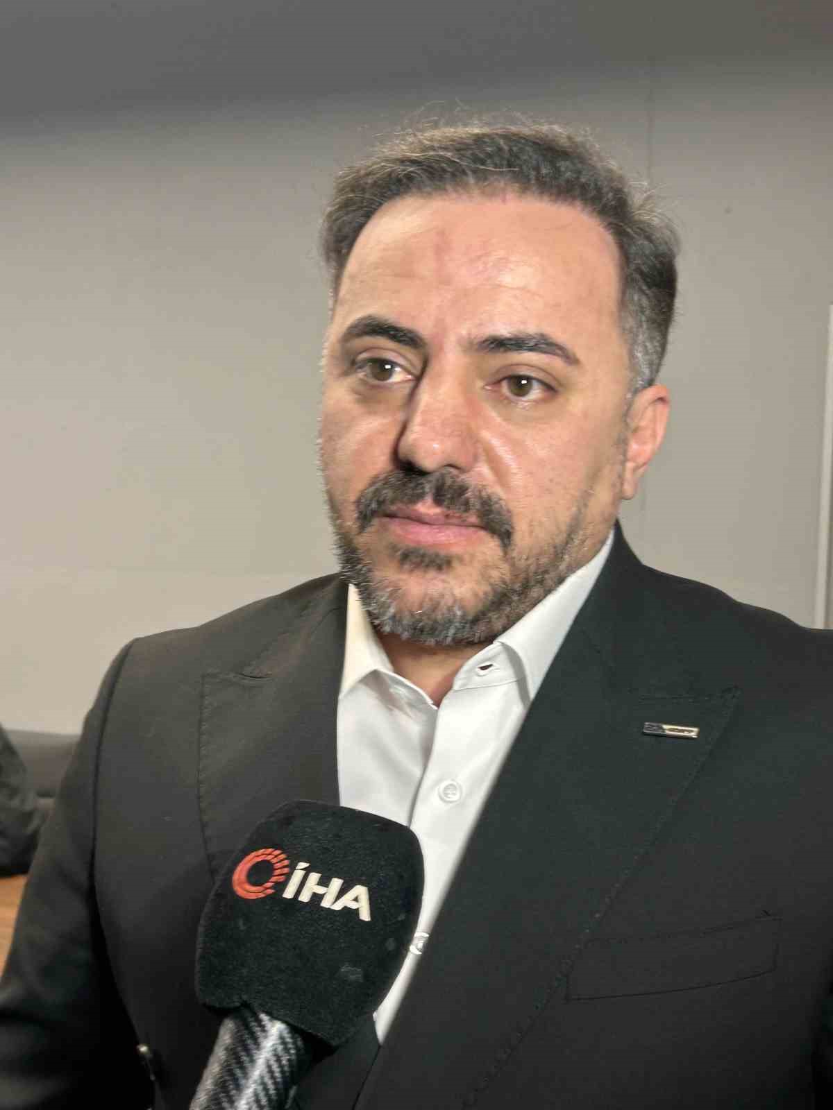 zeytinburnundaki-luks-siteye-getirilen-kargo-paketinin-bomba-gibi-patladigi-anlarin-goruntuleri-cikti