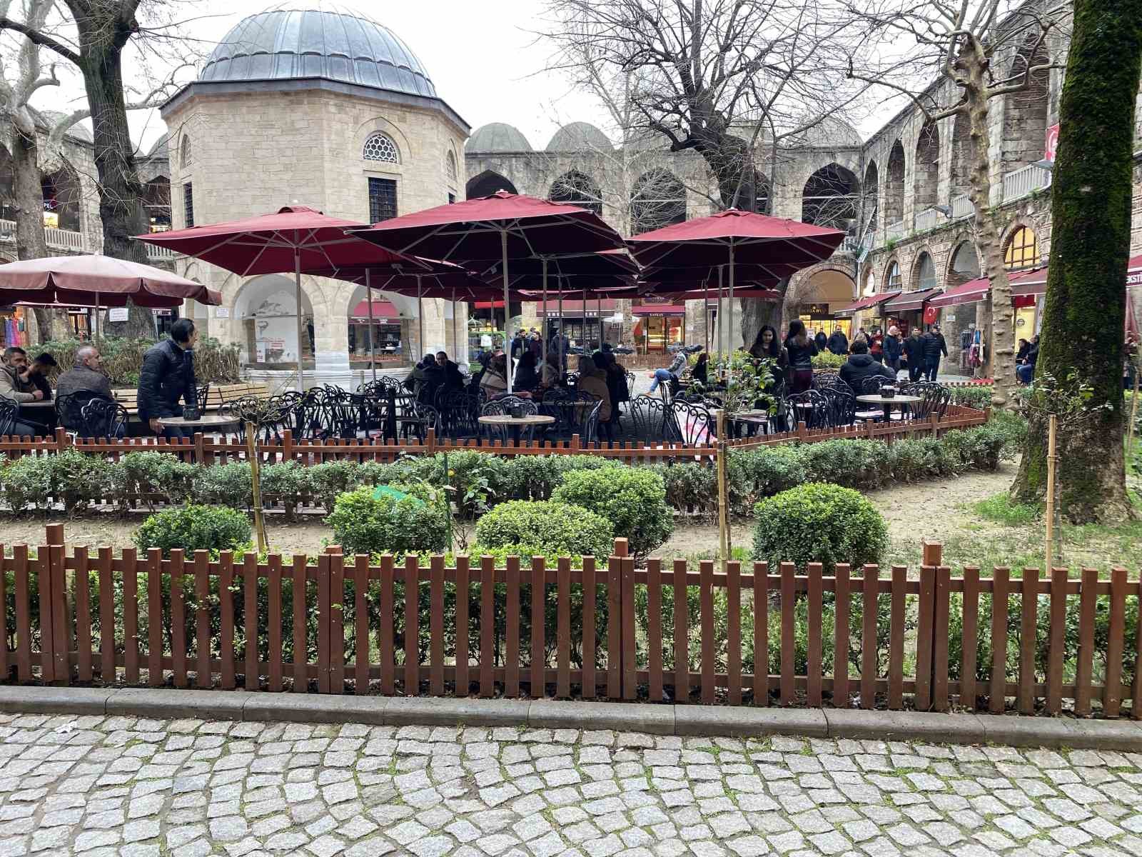 bursada-tarihi-hanlarda-yeni-donem-avlular-bosaltiliyor