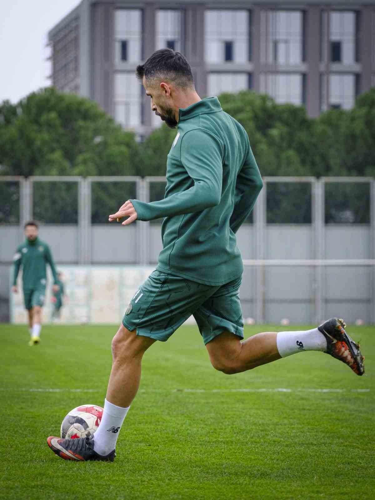 bursaspor-isparta-32-spor-maci-hazirliklarini-surduruyor