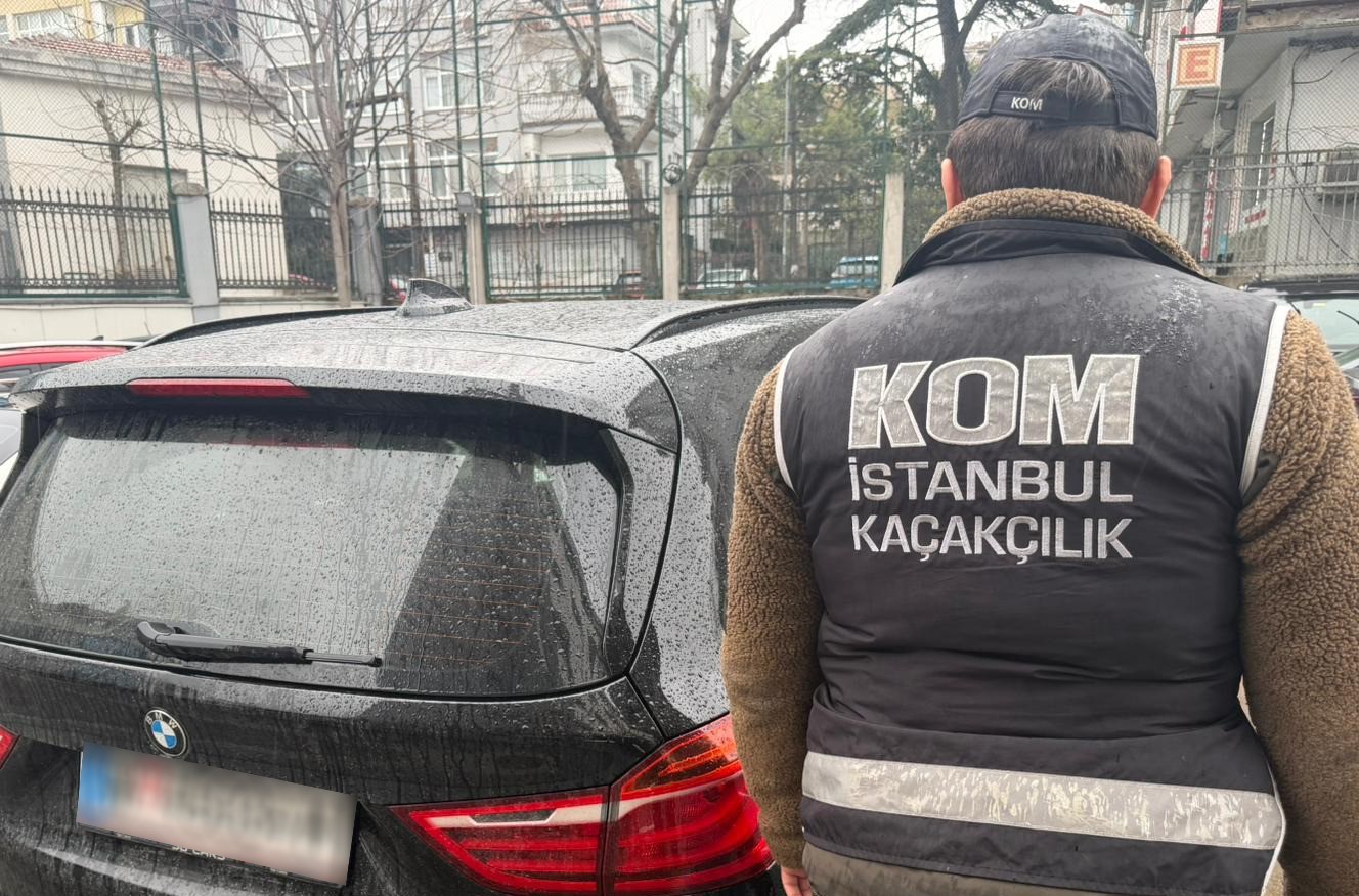 kacakcilik-polisi-11-kacak-luks-otomobile-el-koydu