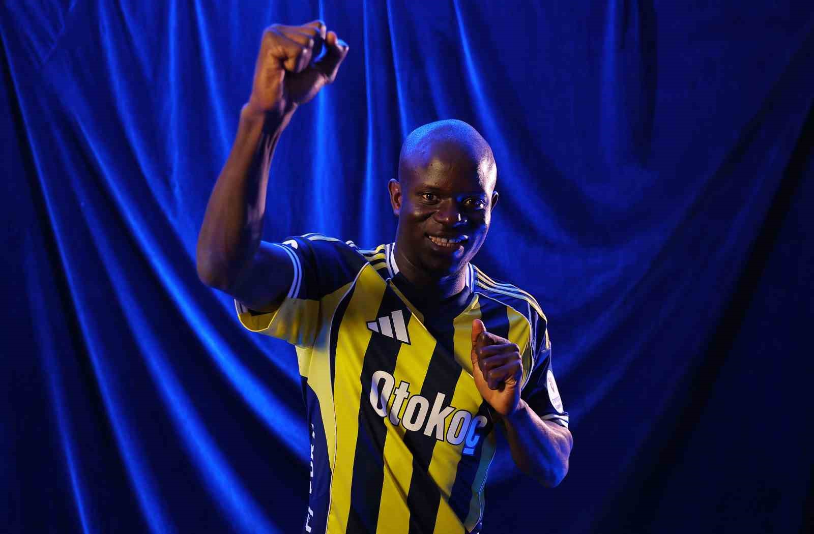 ngolo-kante-resmen-fenerbahcede
