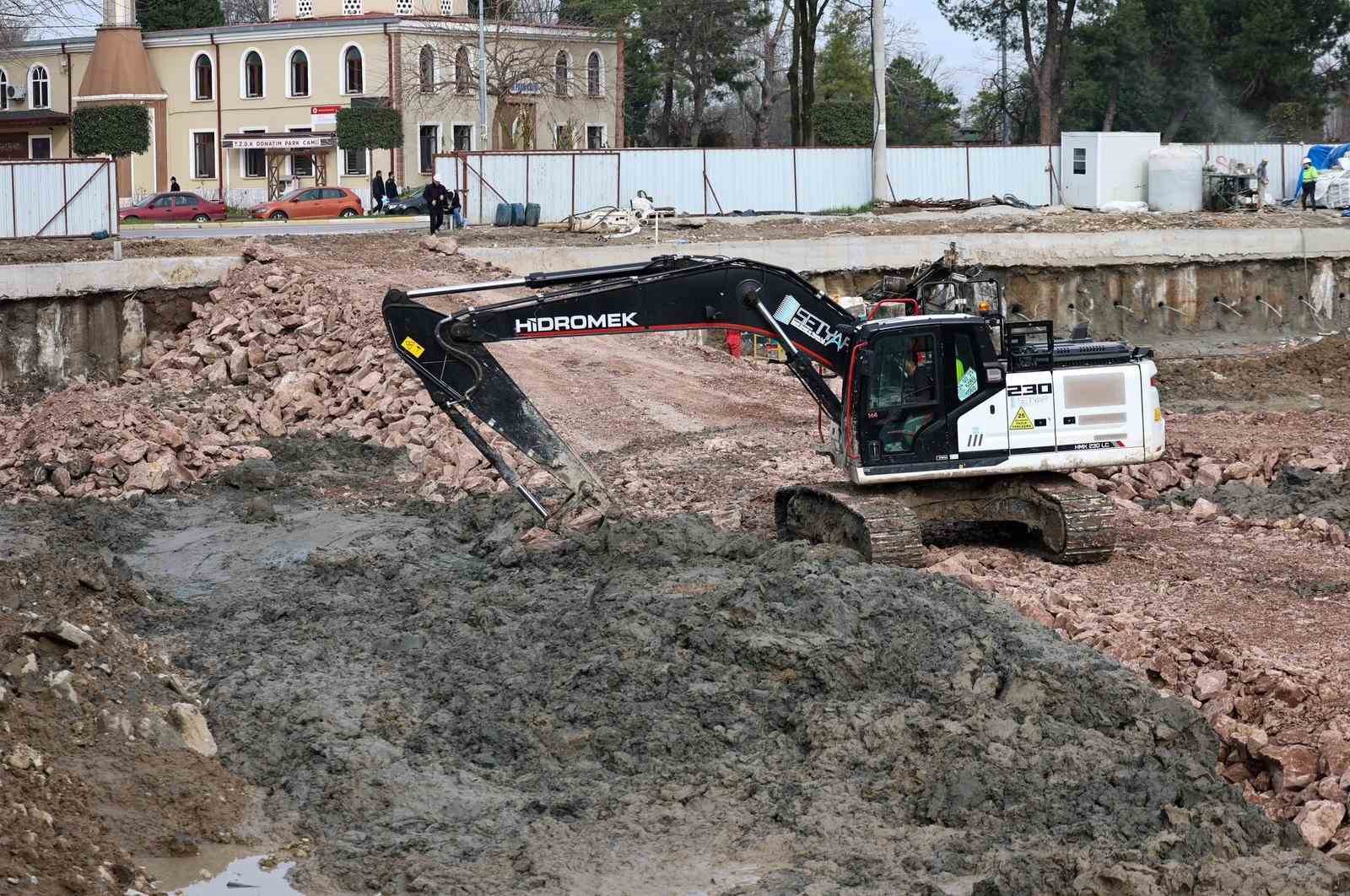 sakaryada-sehir-kutuphanesi-ve-bilim-merkezi-yukseliyor