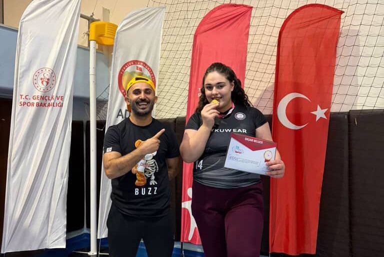 tekirdagli-ogrenci-bilek-guresinde-turkiye-birincisi-oldu