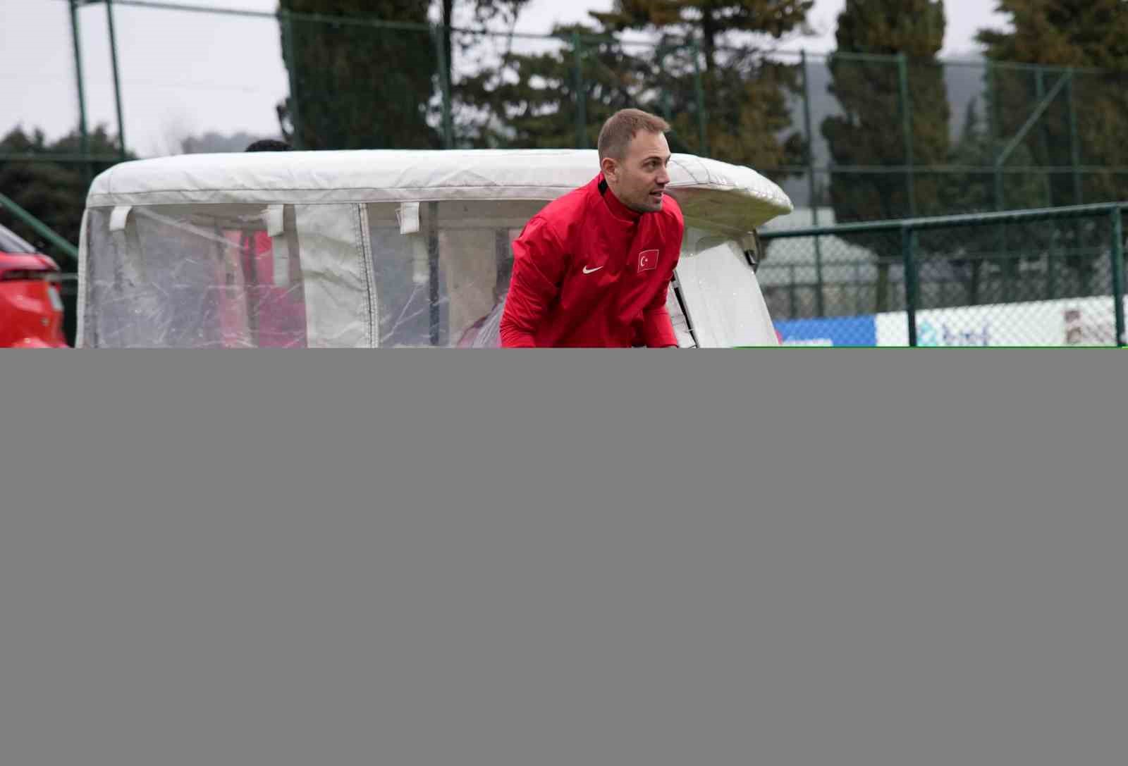a-milli-futbol-takimi-romanya-maci-hazirliklarini-surdurdu