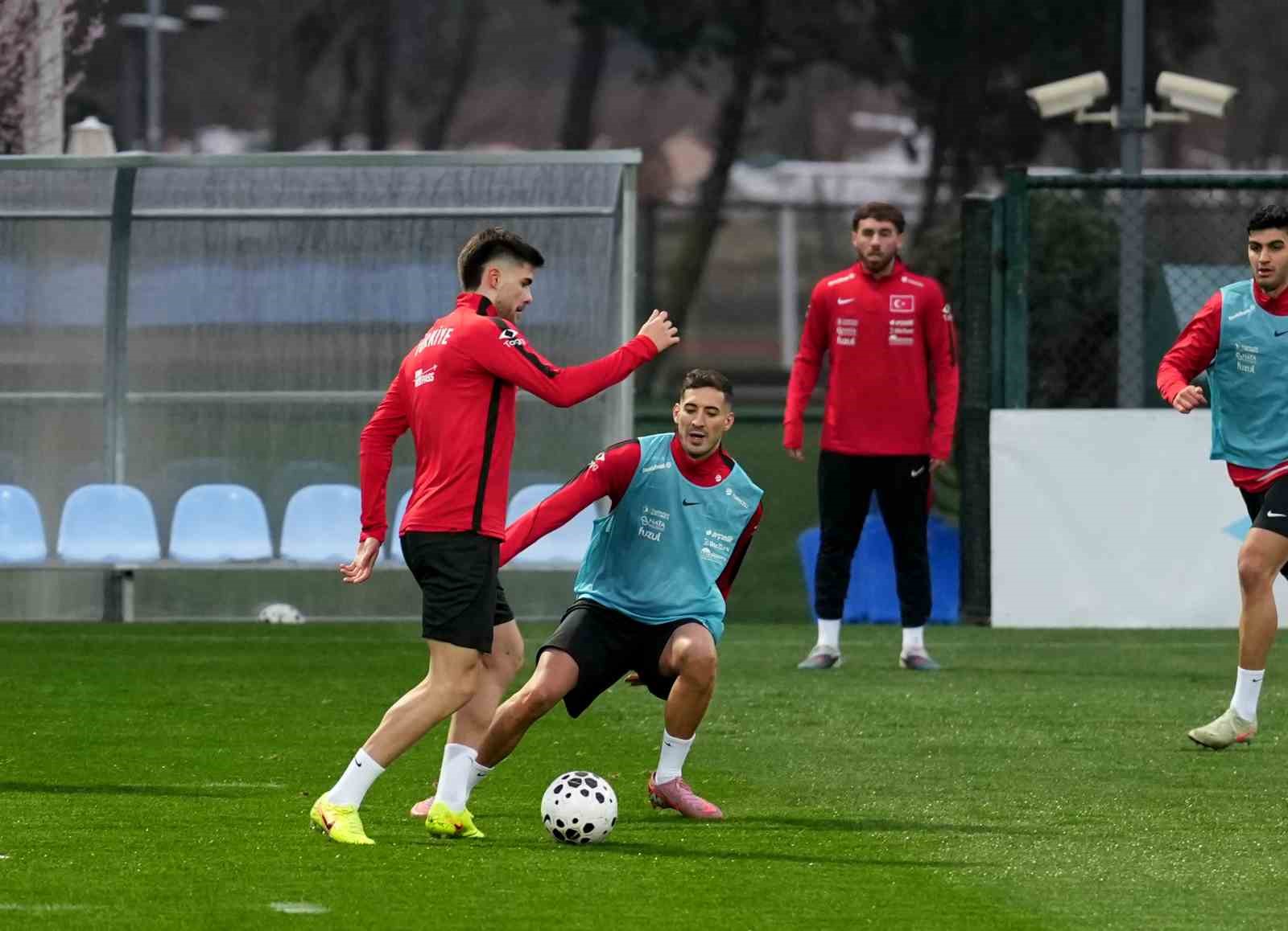 a-milli-futbol-takimi-romanya-maci-hazirliklarini-surdurdu