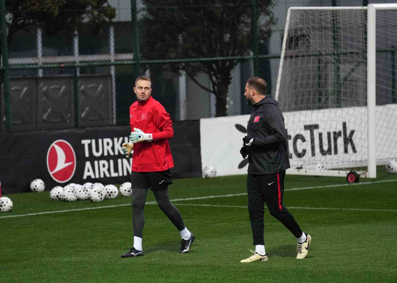a-milli-futbol-takimi-romanya-maci-hazirliklarini-surdurdu