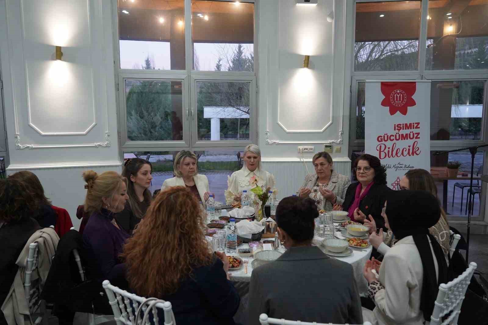 baskan-subasi-kadinlarla-iftar-yemeginde-bir-araya-geldi