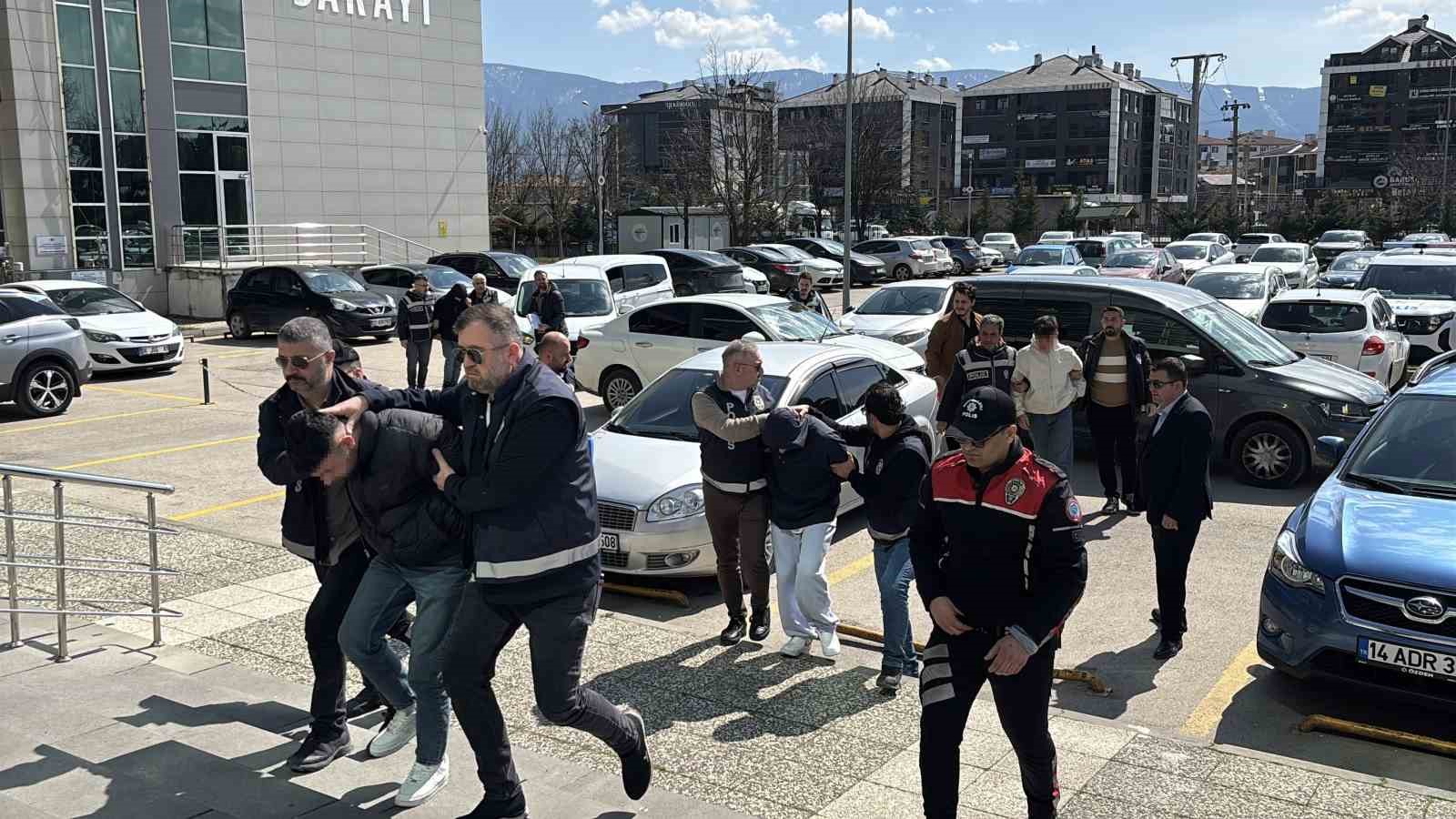boludaki-silahli-saldirinin-failleri-bursada-operasyonla-yakalandi-polis-300-saat-kamera-izledi