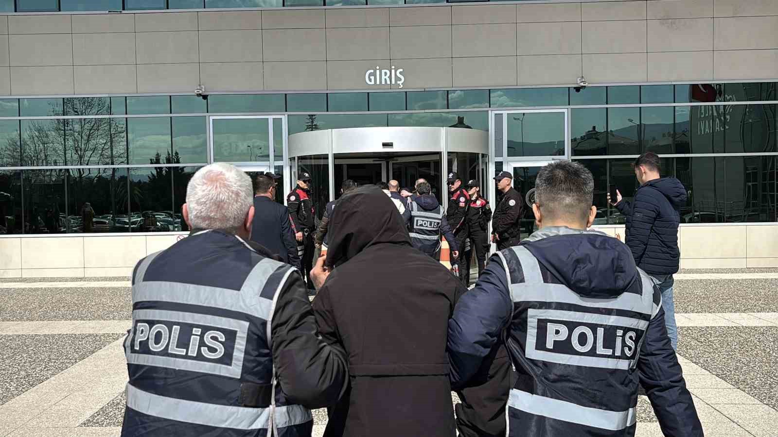 boludaki-silahli-saldirinin-failleri-bursada-operasyonla-yakalandi-polis-300-saat-kamera-izledi