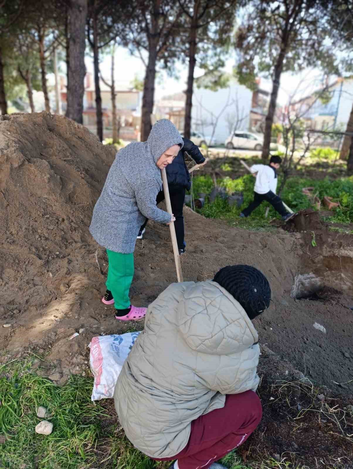 burhaniyede-vatandaslarin-baz-istasyonu-tepkisi