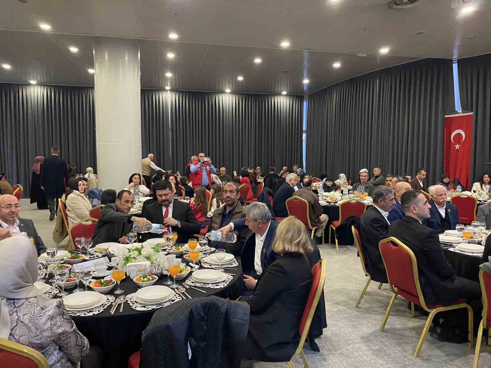 bursada-sehit-aileleri-ve-gaziler-iftarda-bulustu