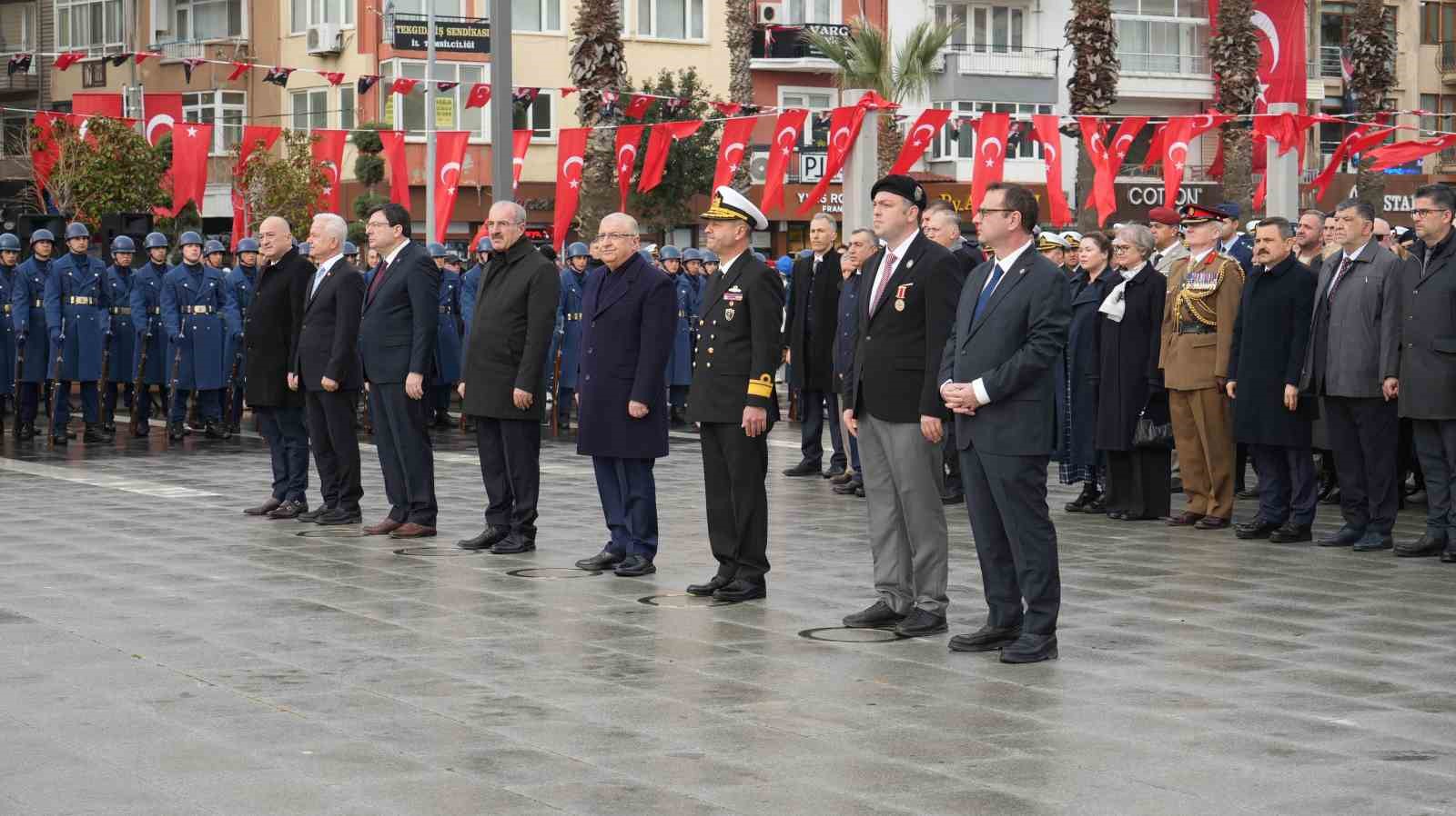 canakkale-deniz-zaferinin-111inci-yil-coskusu