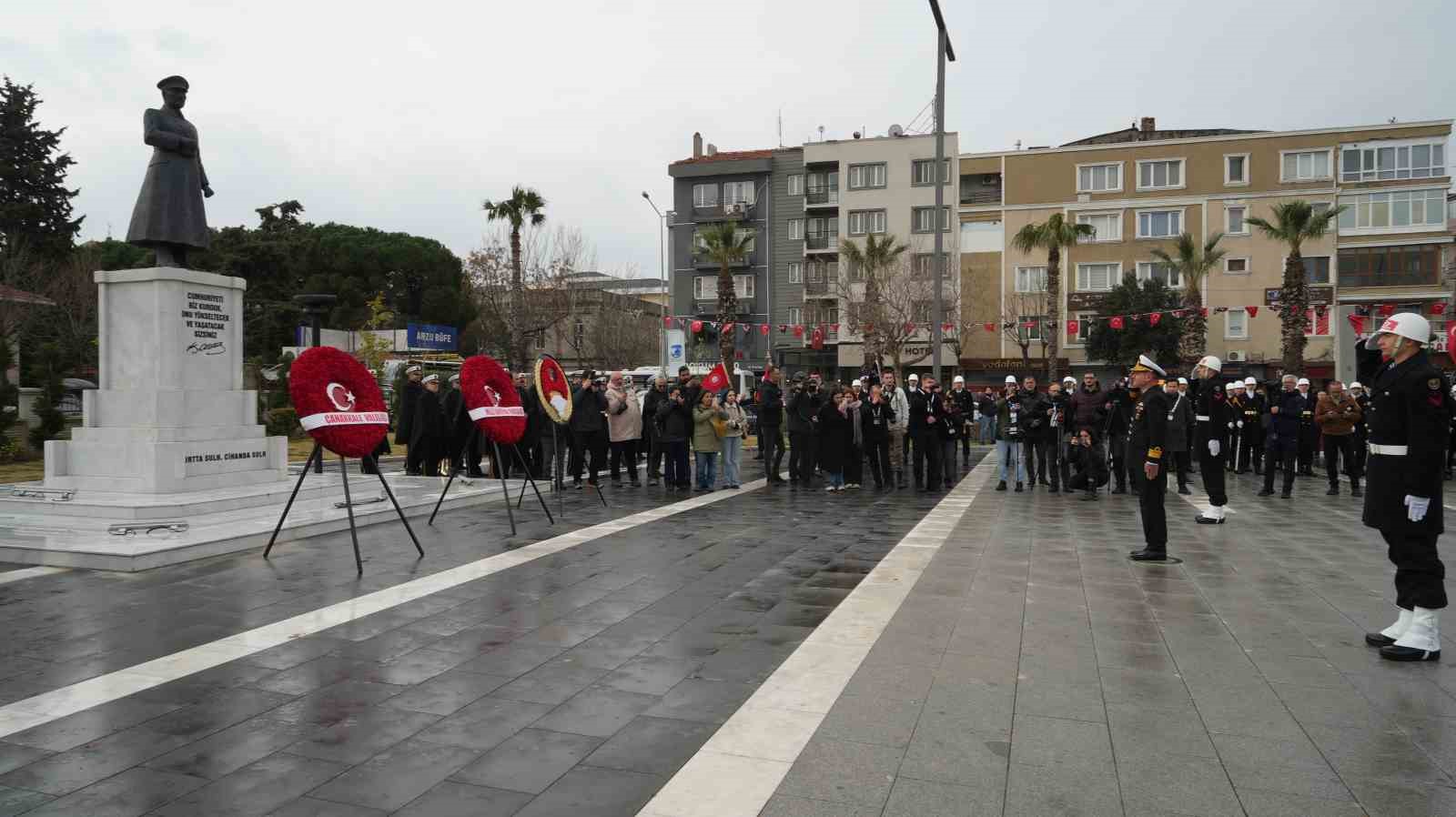 canakkale-deniz-zaferinin-111inci-yil-coskusu