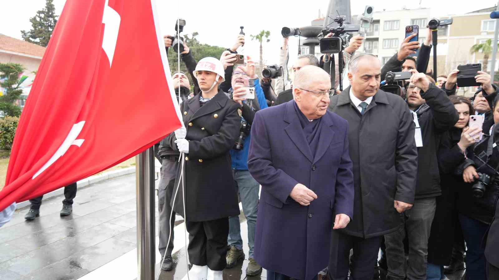 canakkale-deniz-zaferinin-111inci-yil-coskusu