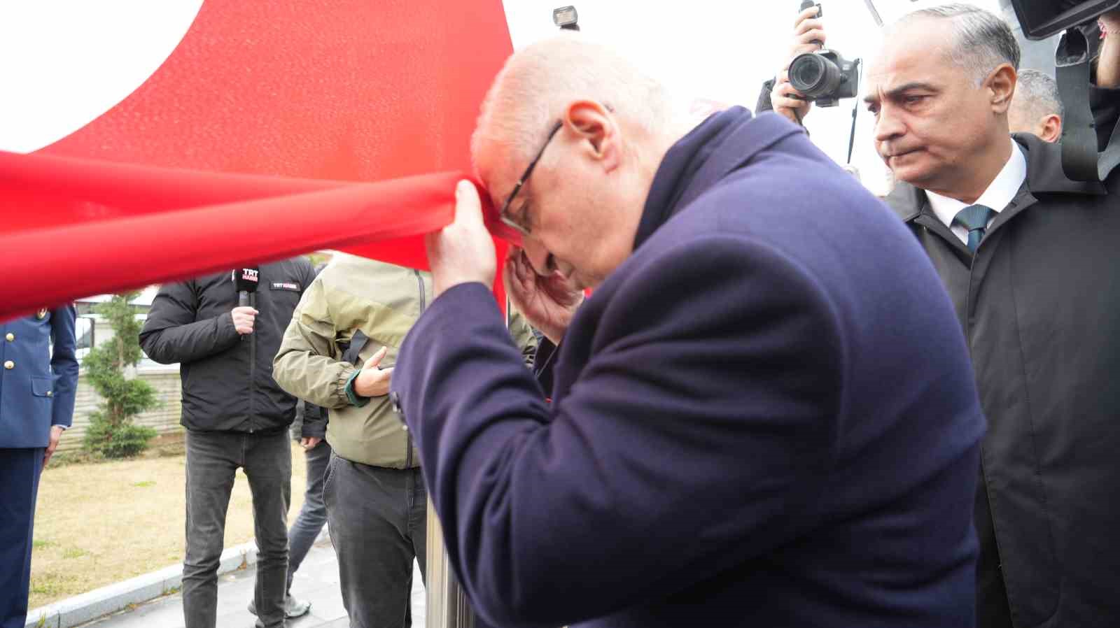 canakkale-deniz-zaferinin-111inci-yil-coskusu