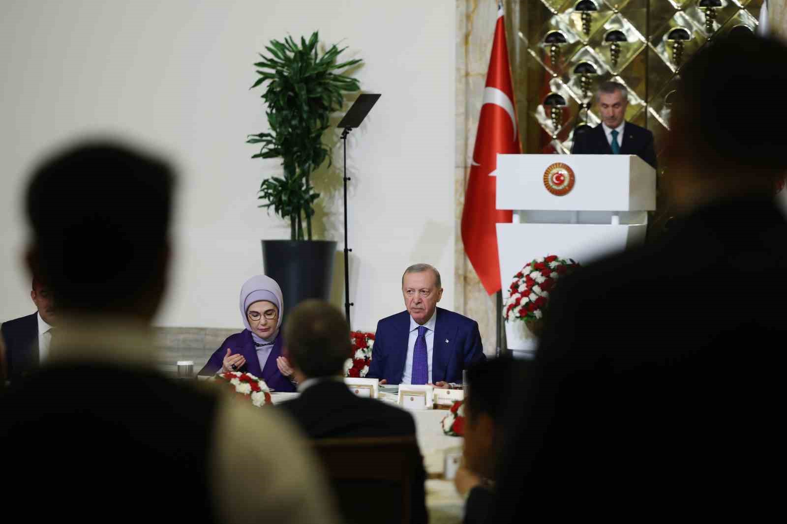 cumhurbaskani-erdogan-biz-bolgemizi-ve-insanligi-ilgilendiren-meselelerde-asla-tarafsiz-degiliz