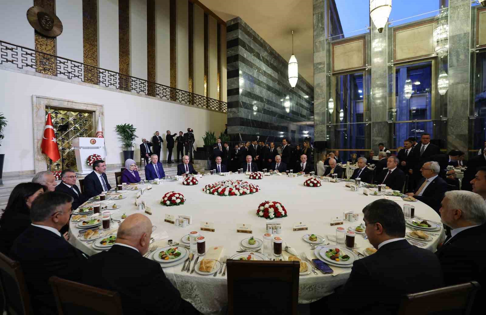 cumhurbaskani-erdogan-biz-bolgemizi-ve-insanligi-ilgilendiren-meselelerde-asla-tarafsiz-degiliz