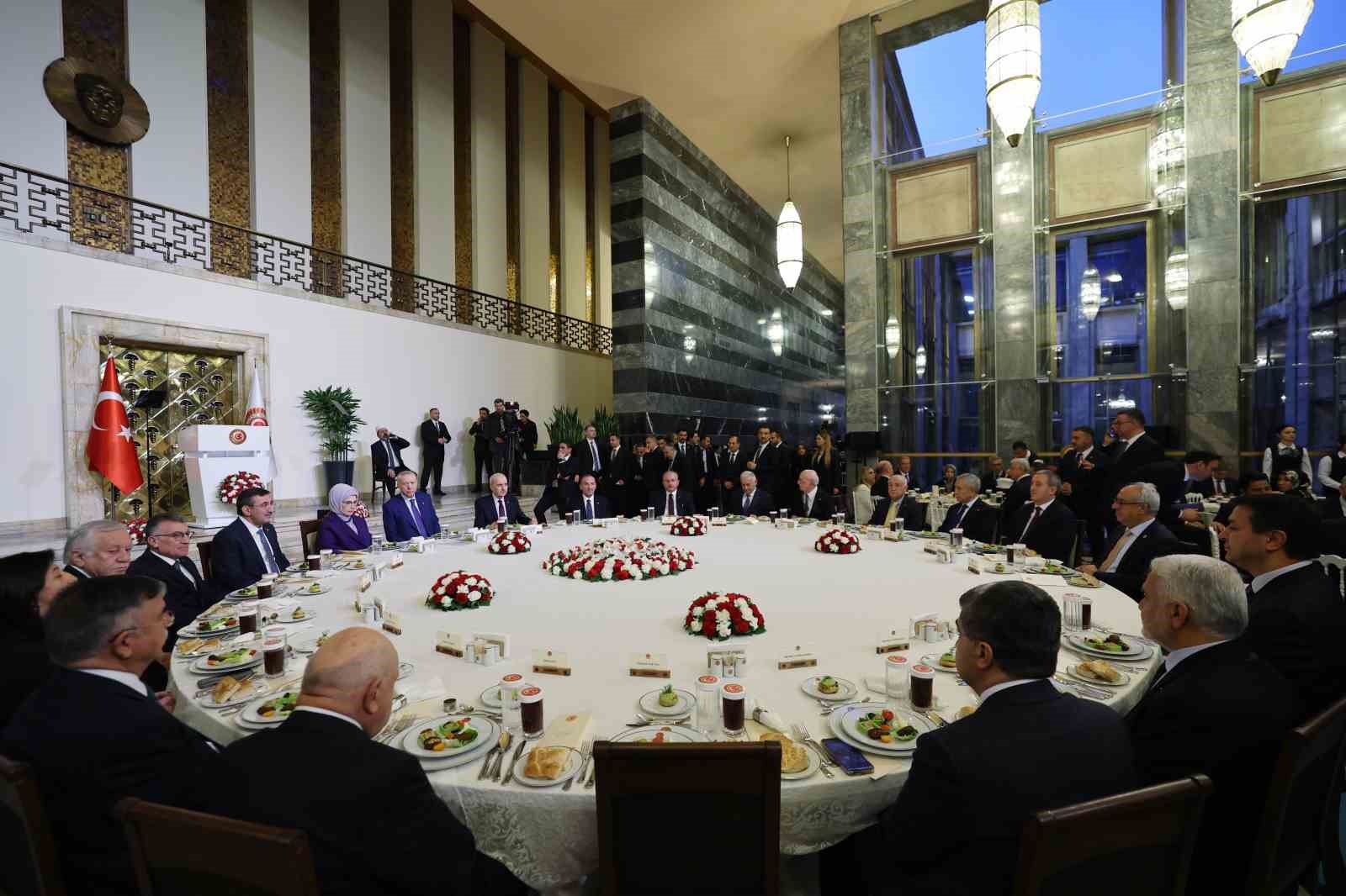 cumhurbaskani-erdogan-biz-bolgemizi-ve-insanligi-ilgilendiren-meselelerde-asla-tarafsiz-degiliz