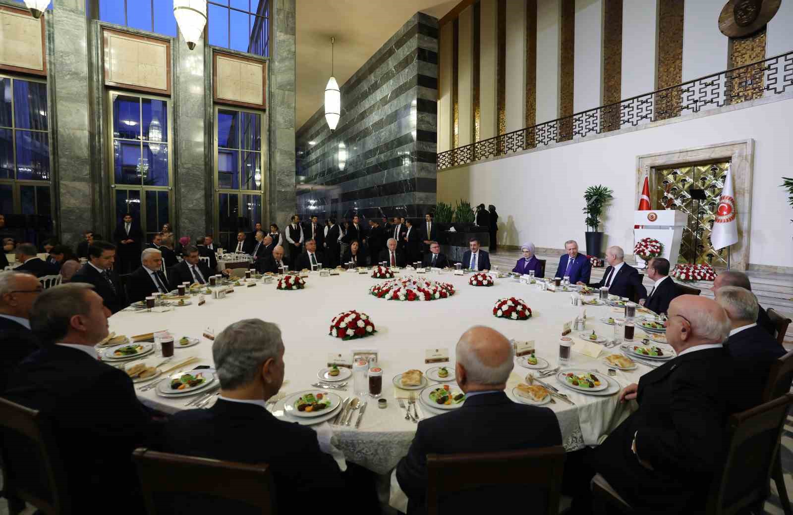 cumhurbaskani-erdogan-biz-bolgemizi-ve-insanligi-ilgilendiren-meselelerde-asla-tarafsiz-degiliz