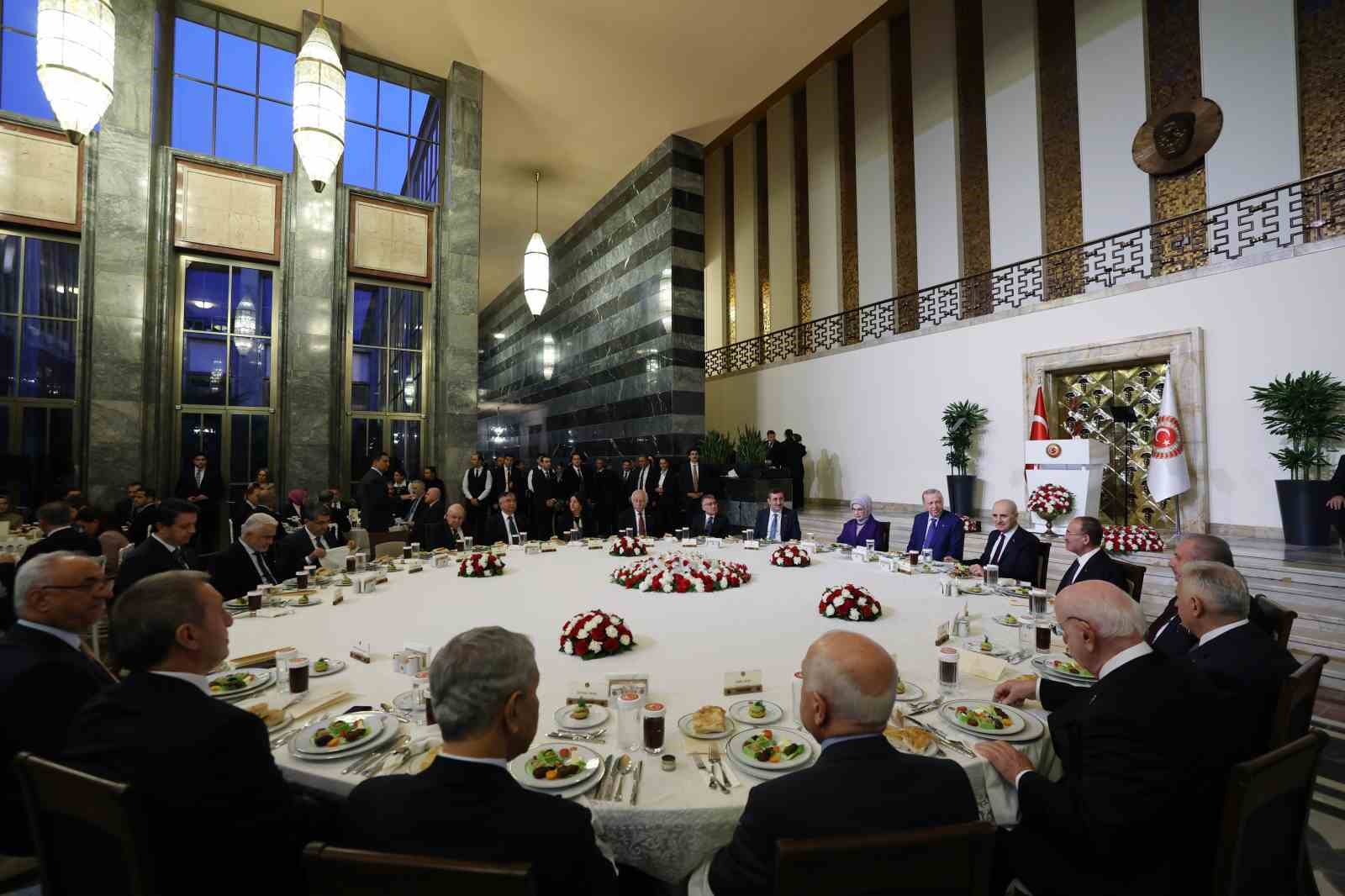 cumhurbaskani-erdogan-biz-bolgemizi-ve-insanligi-ilgilendiren-meselelerde-asla-tarafsiz-degiliz