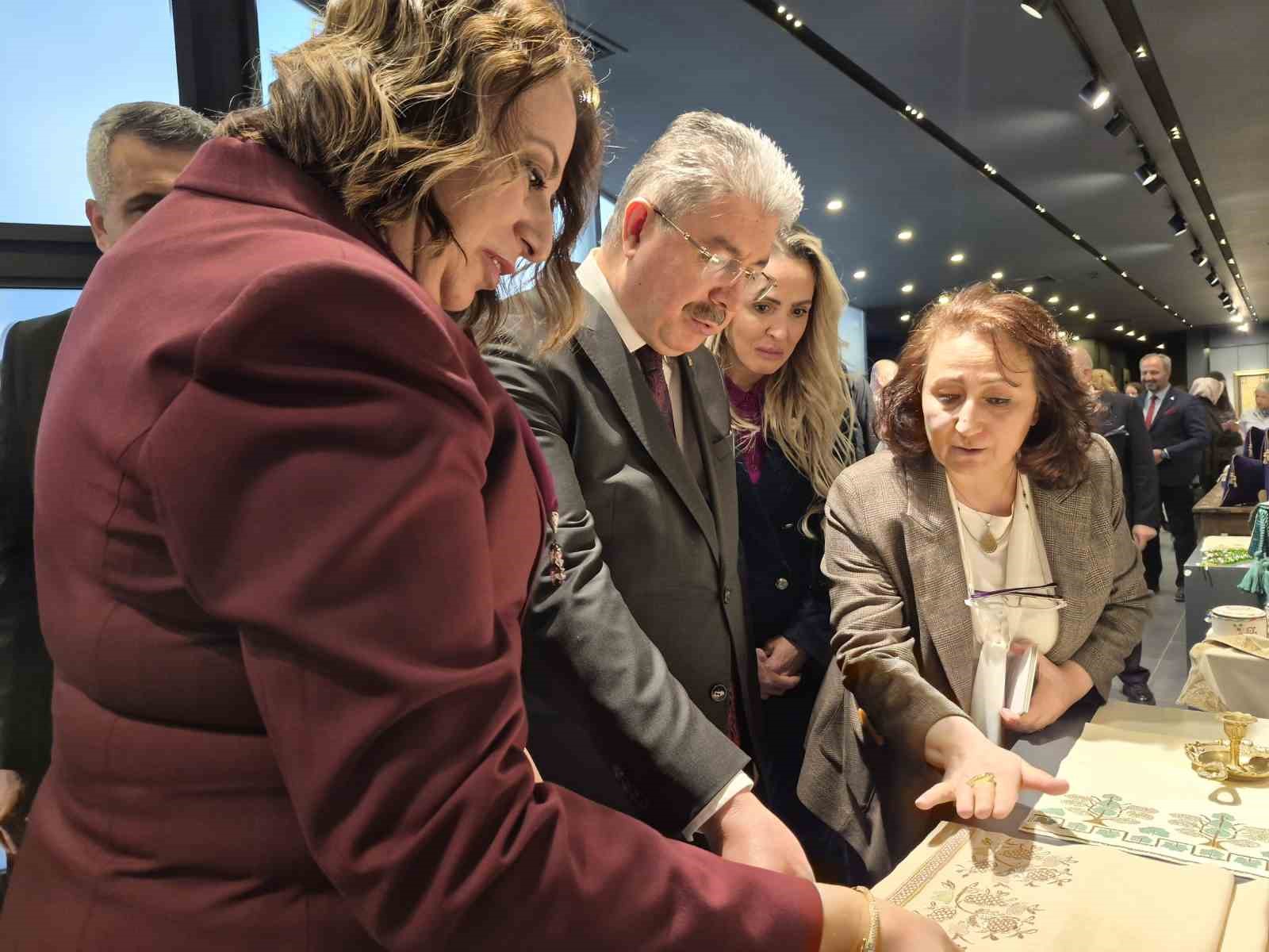 eskisehirde-emegin-en-kiymetli-kadin-sergisi-kapilarini-acti