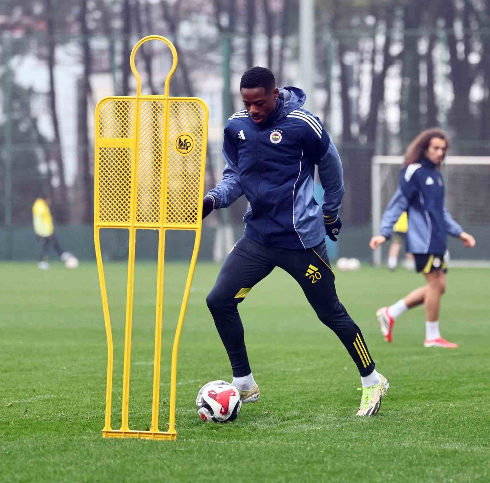 fenerbahce-besiktas-maci-hazirliklarina-basladi