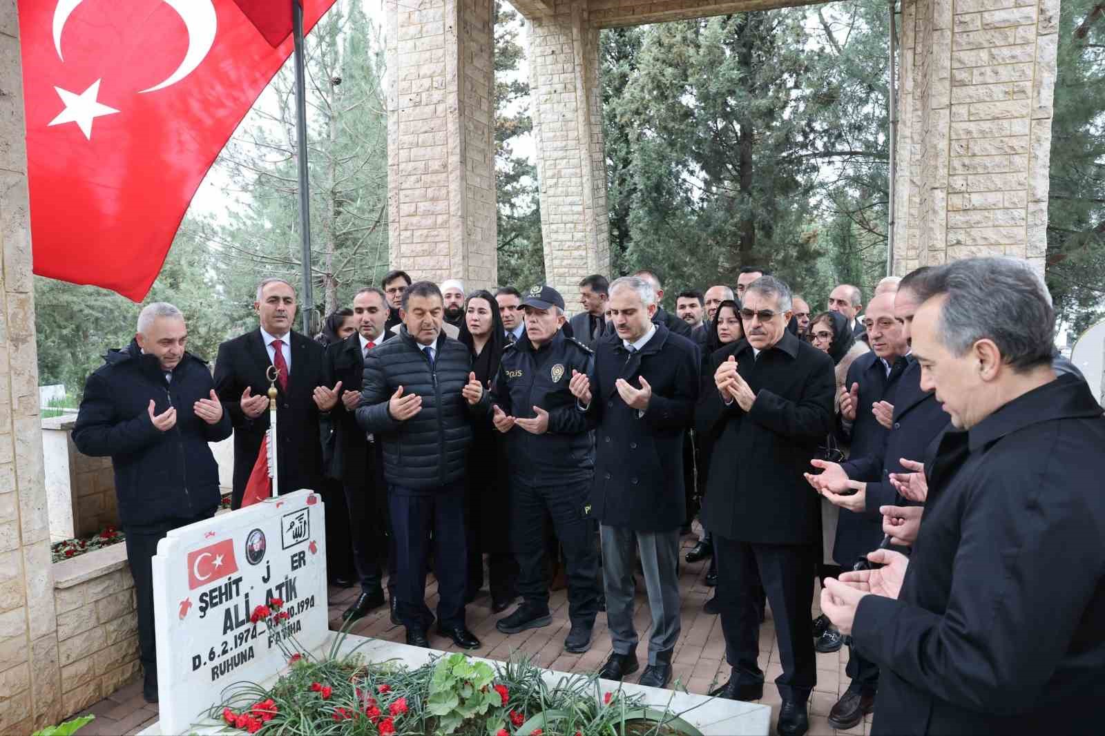 kocaelinin-8-ilcesinde-18-mart-torenleri-duzenlendi