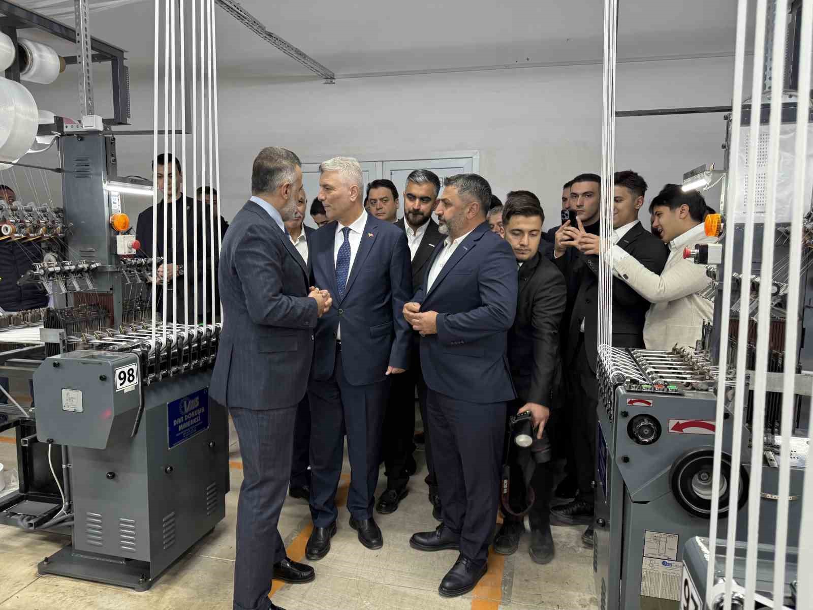 ticaret-bakani-bolat-iranla-ticari-tasimalar-kontrollu-bir-sekilde-devam-ediyor