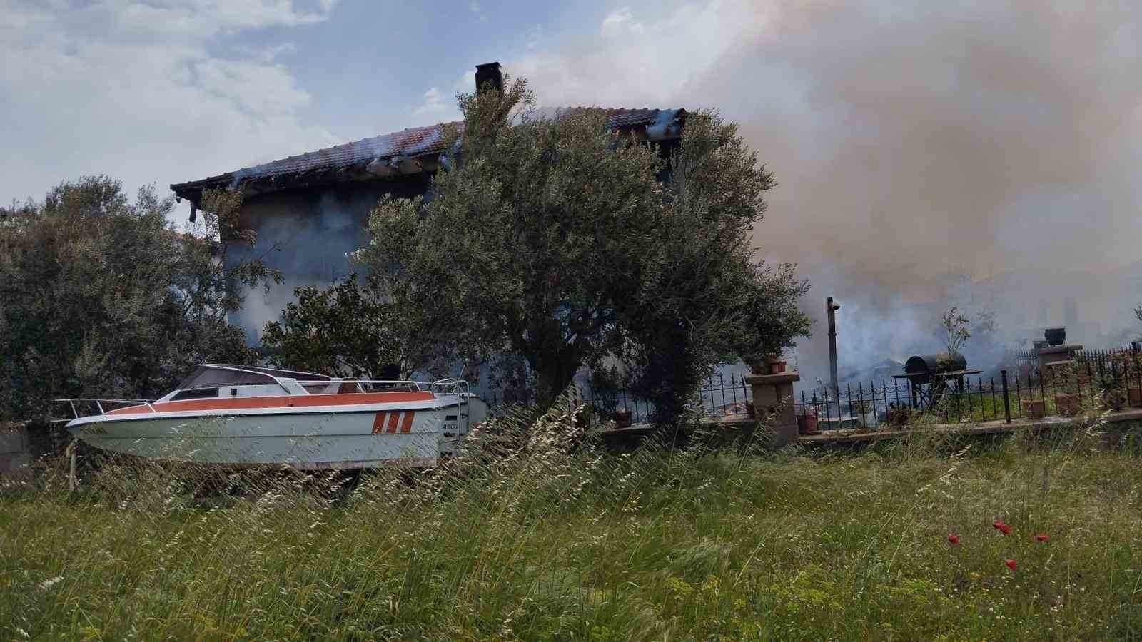 ayvacikta-villa-yangini