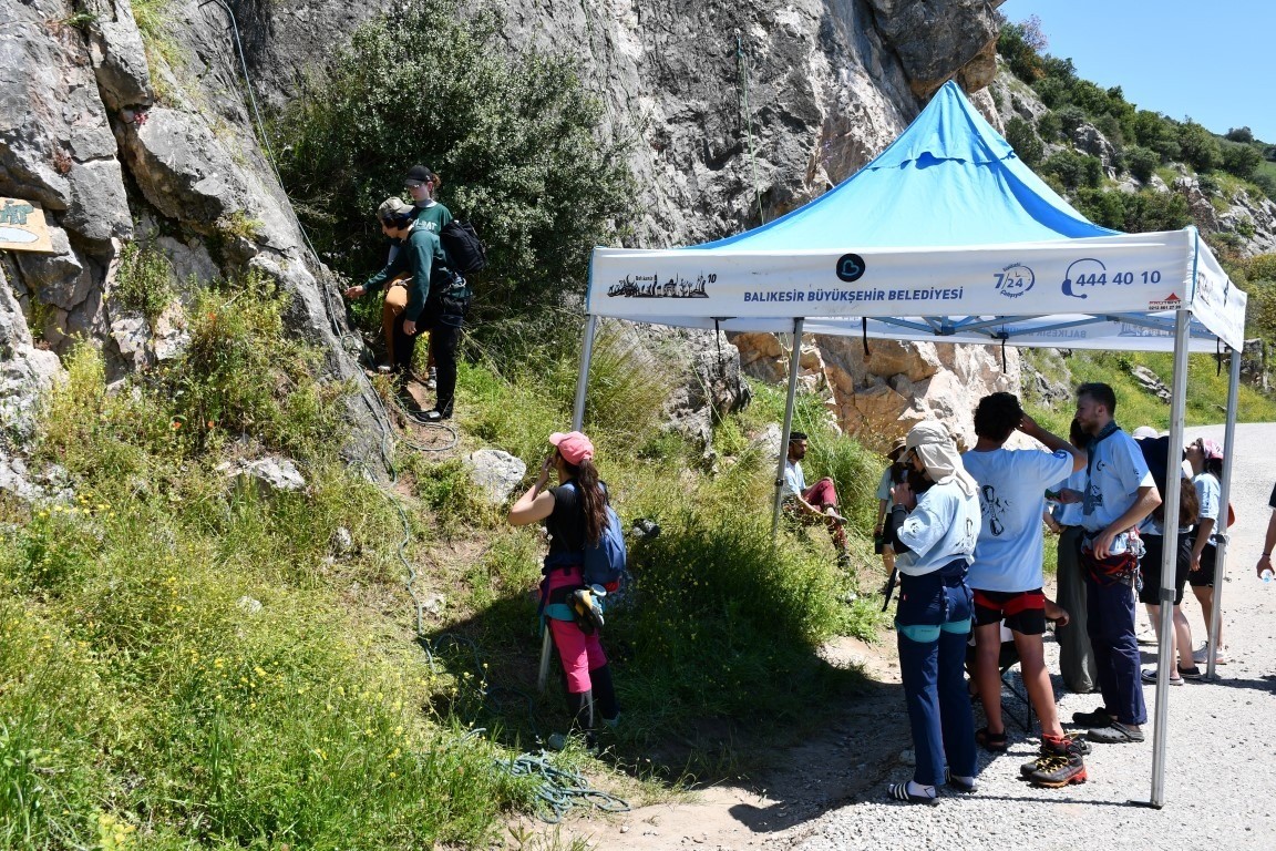 balikesir-7-kaya-tirmanis-senligi-doga-tutkunlarini-bulusturdu
