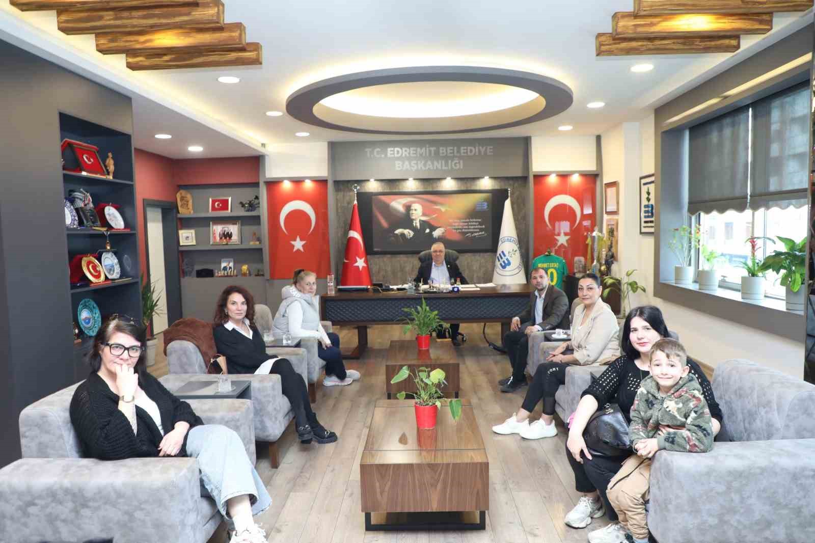 baskan-mehmet-ertas-hayvanseverlerle-bir-araya-geldi