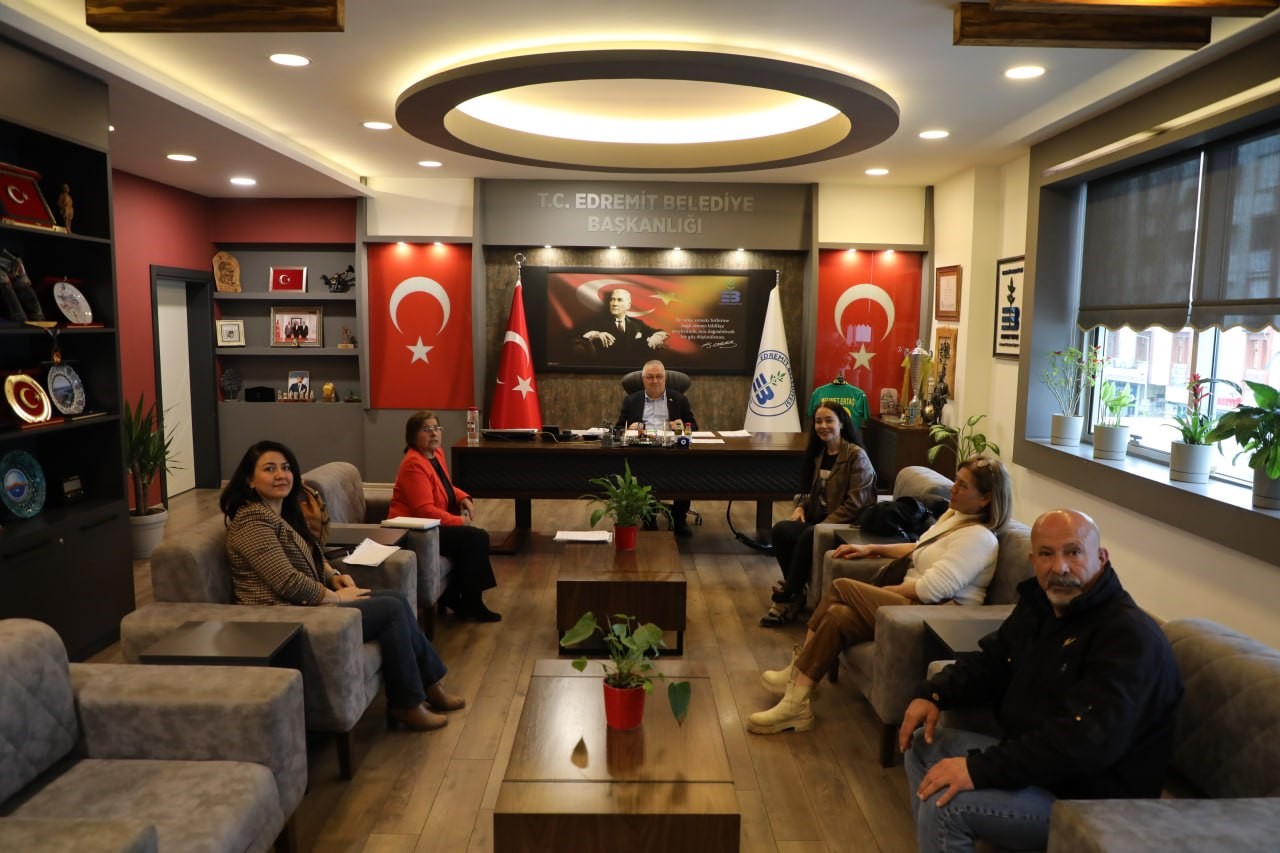 baskan-mehmet-ertas-hayvanseverlerle-bir-araya-geldi