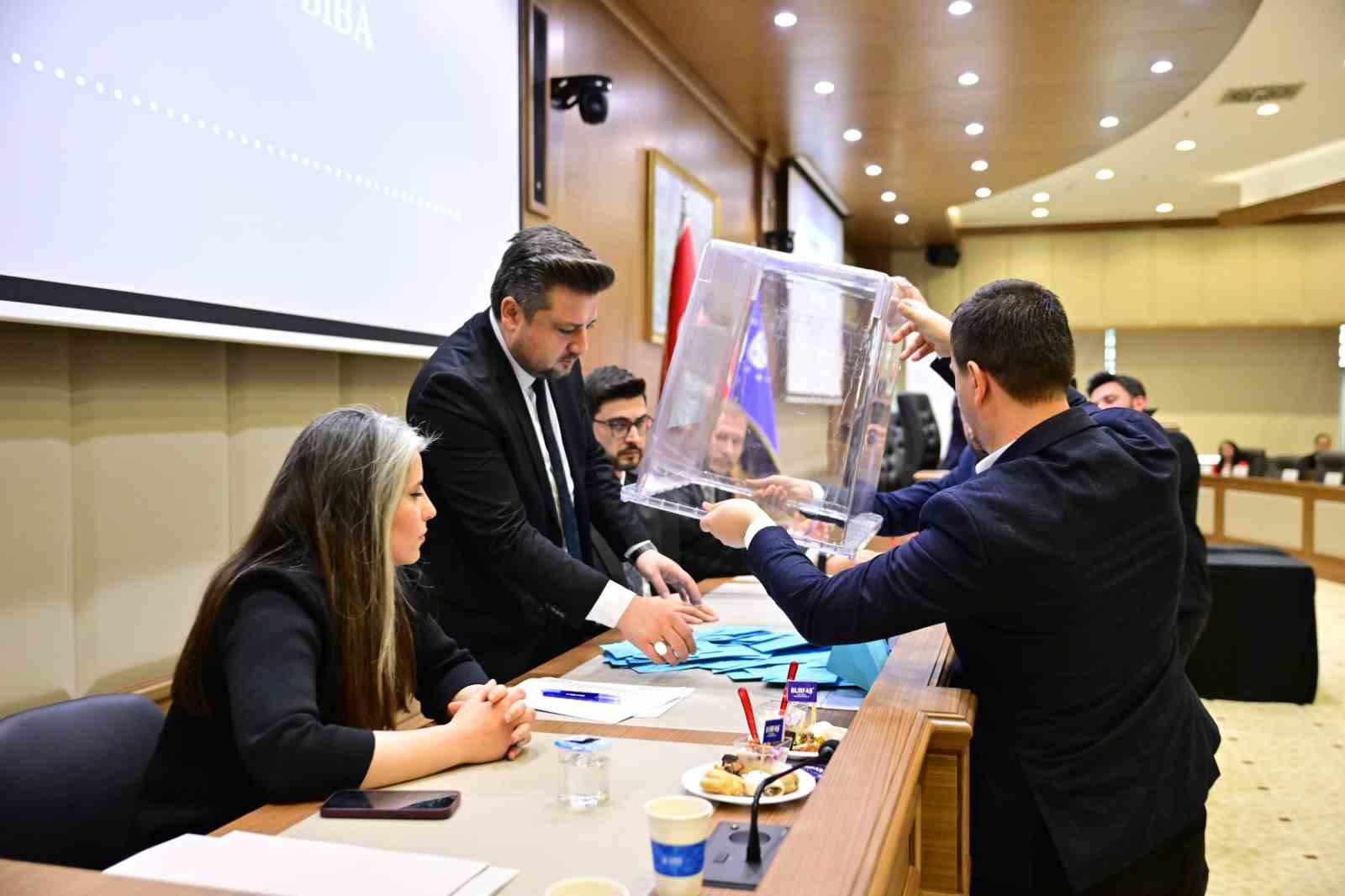 buyuksehirin-baskanvekili-61-oyla-sahin-biba-oldu