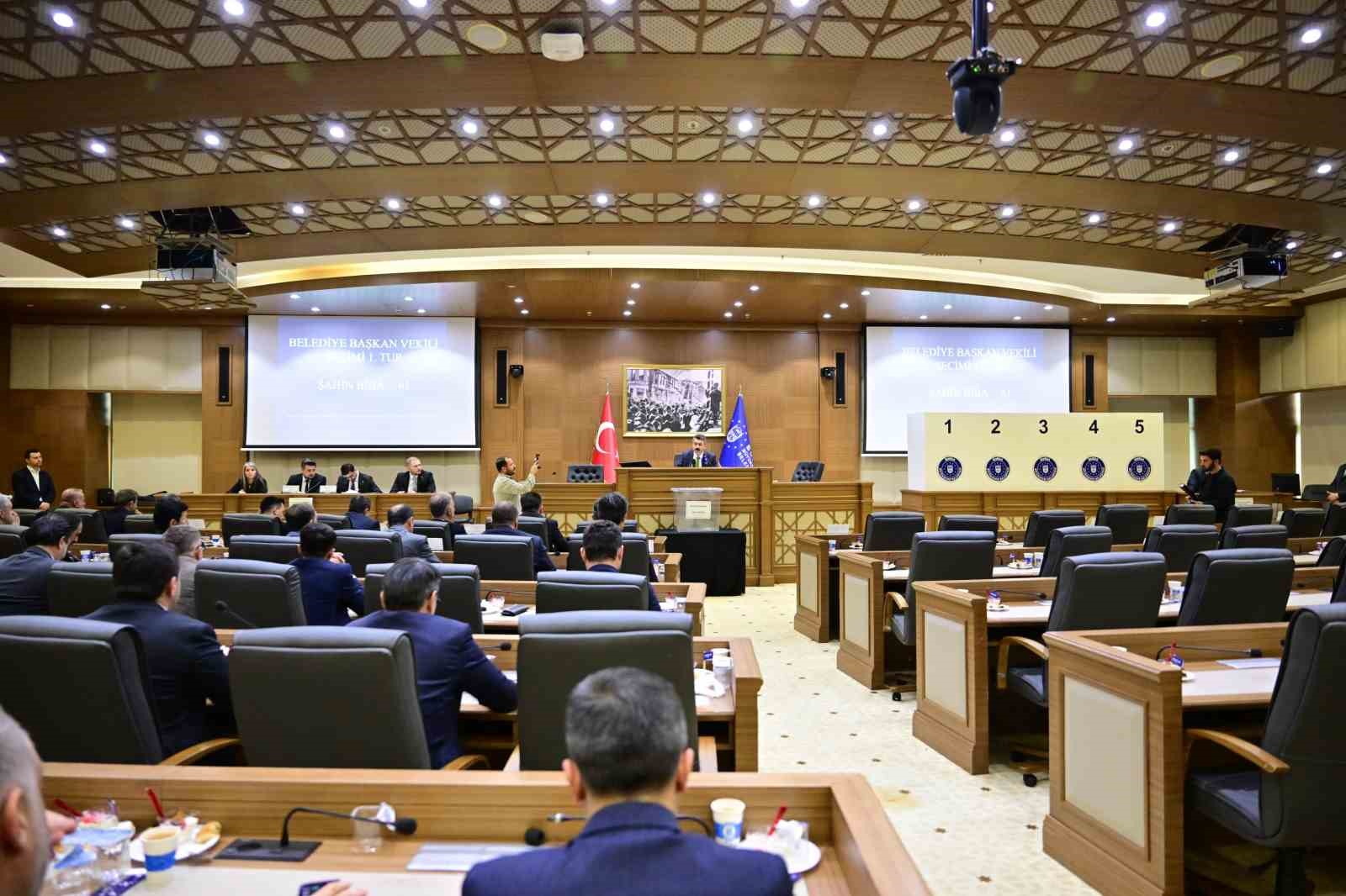 buyuksehirin-baskanvekili-61-oyla-sahin-biba-oldu