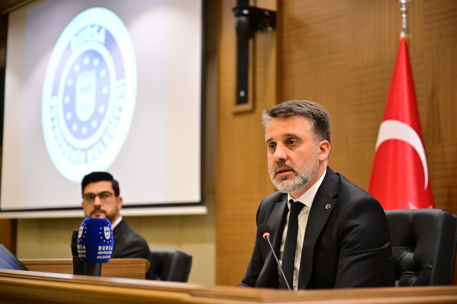 buyuksehirin-baskanvekili-61-oyla-sahin-biba-oldu