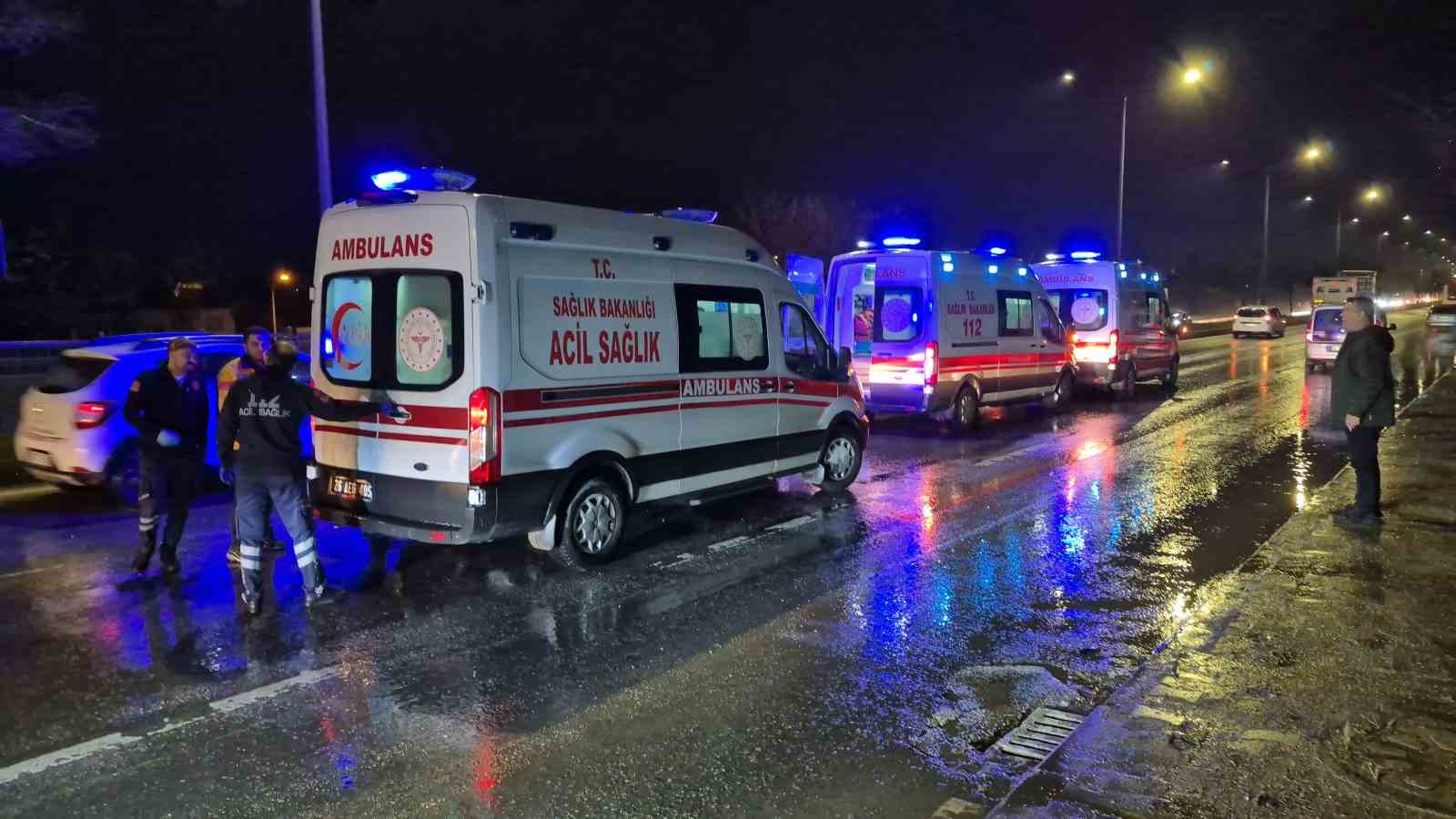 eskisehirde-zincirleme-trafik-kazasi-4-yarali