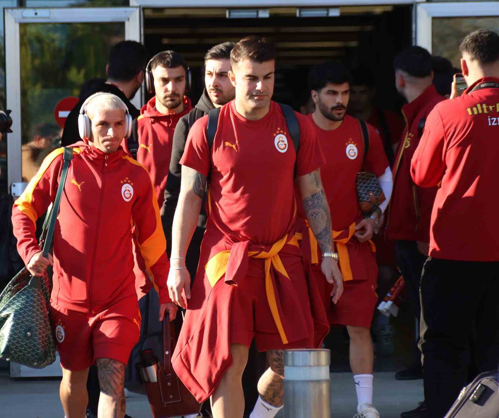galatasaray-kafilesi-izmirde
